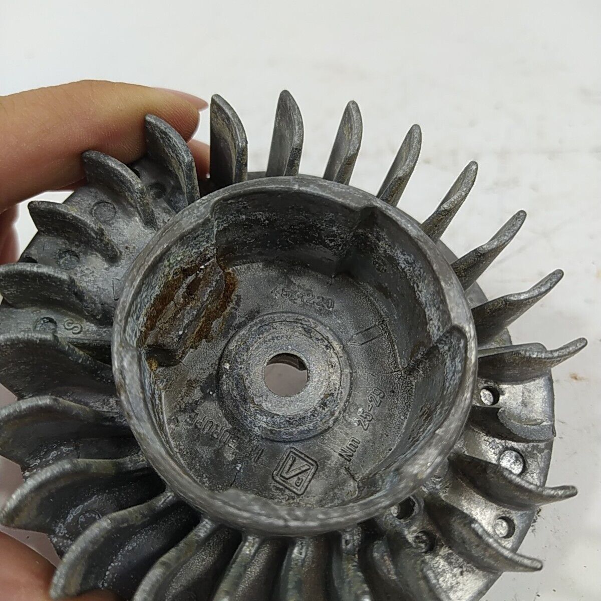 Ricambio VOLANO MAGNETICO DI AVVIAMENTO PER MOTOSEGA ALPINA CASTOR CP 510 usato