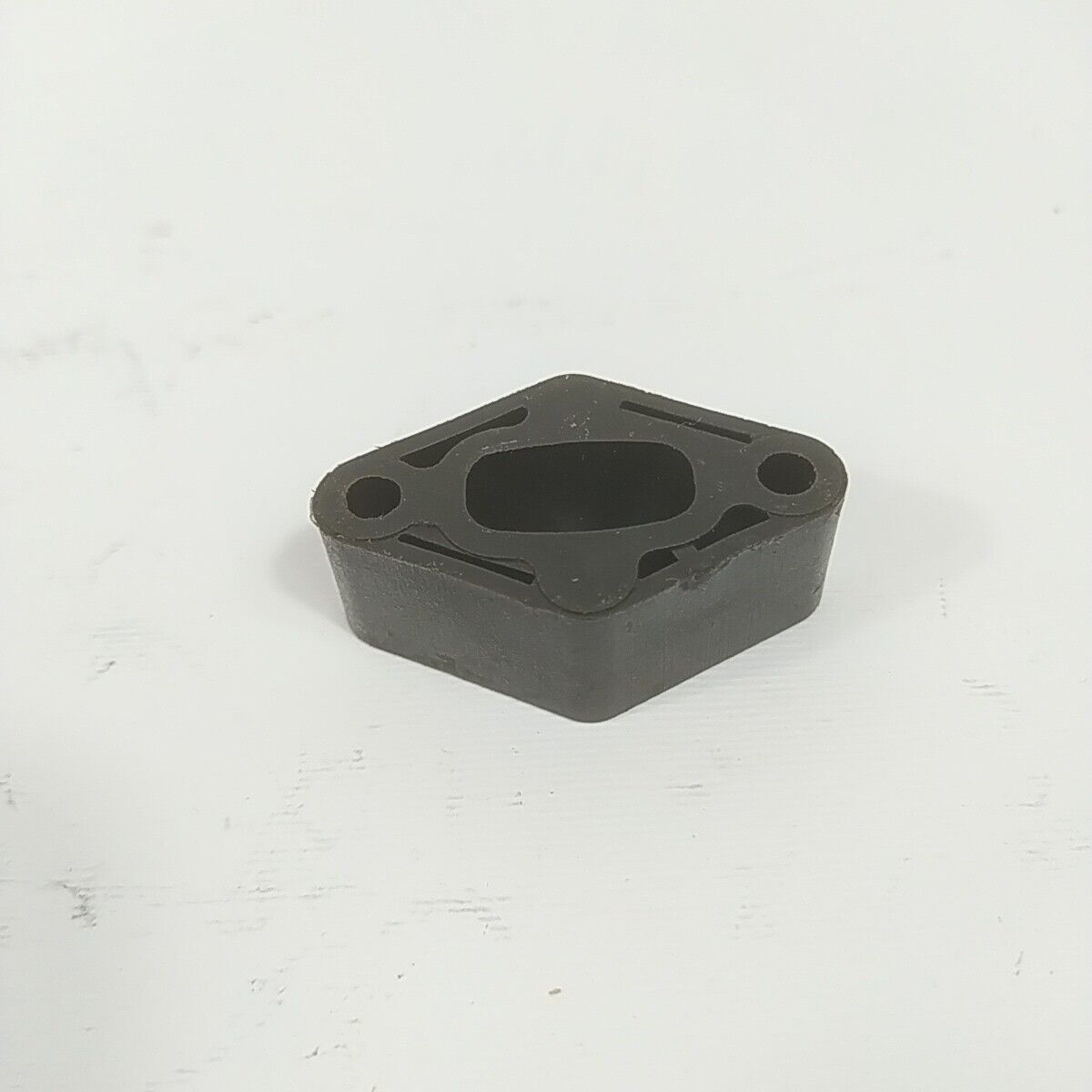 Ricambi usati per decespugliatore MCCULLOCH BP 38 FLANGIA COLLETTORE CARBURATORE