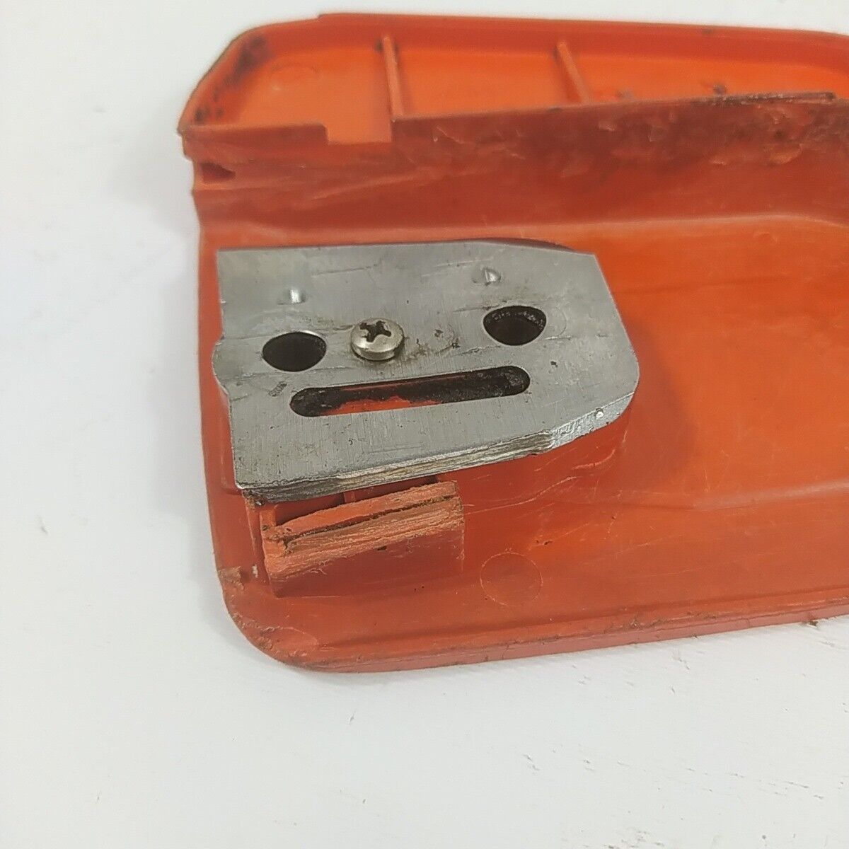 Ricambio per motosega CASTOR ALPINA 450 COPERCHIO copri FRIZIONE catena usato