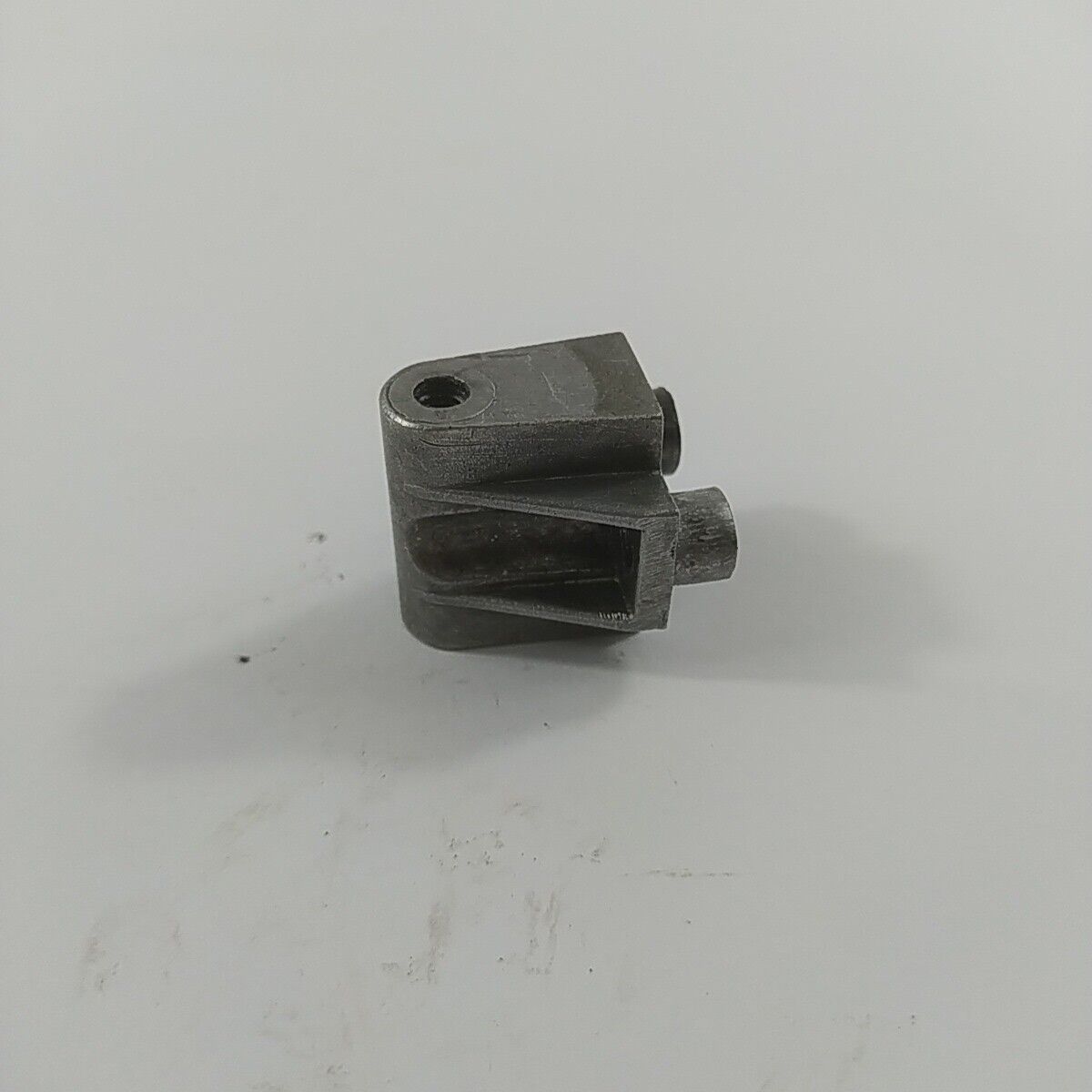 Ricambi MOTOSEGA EFCO BLITZ 35 OLEOMAC usati SUPPORTO PER MANIGLIA IMPUGNATURA 