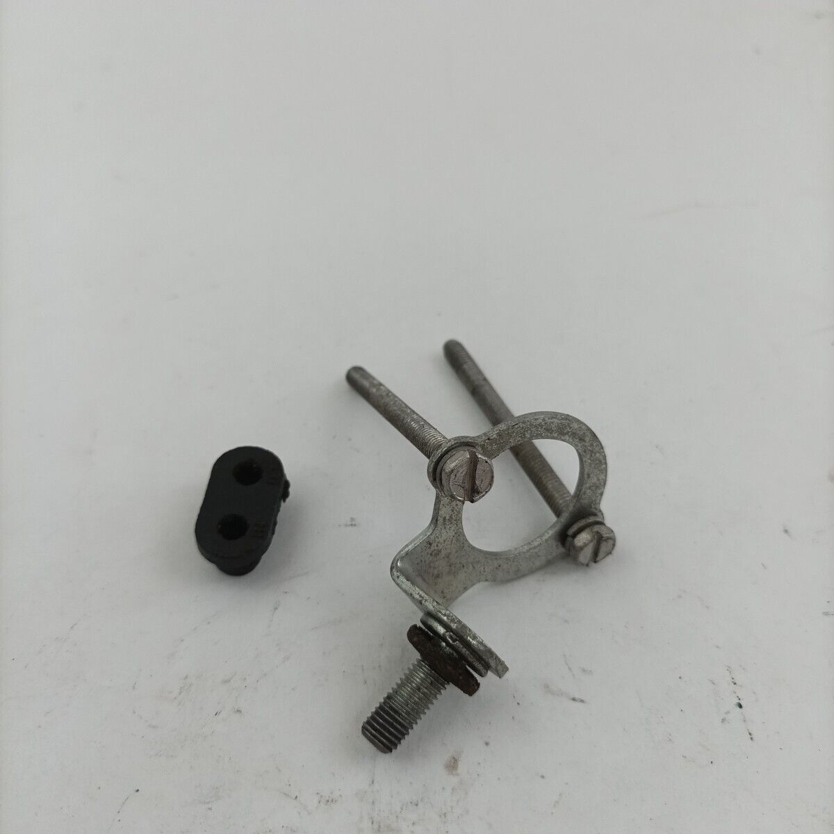 Ricambio SUPPORTO CARBURATORE E FILTRO ARIA MOTOSEGA HOMELITE XL - 12 usato