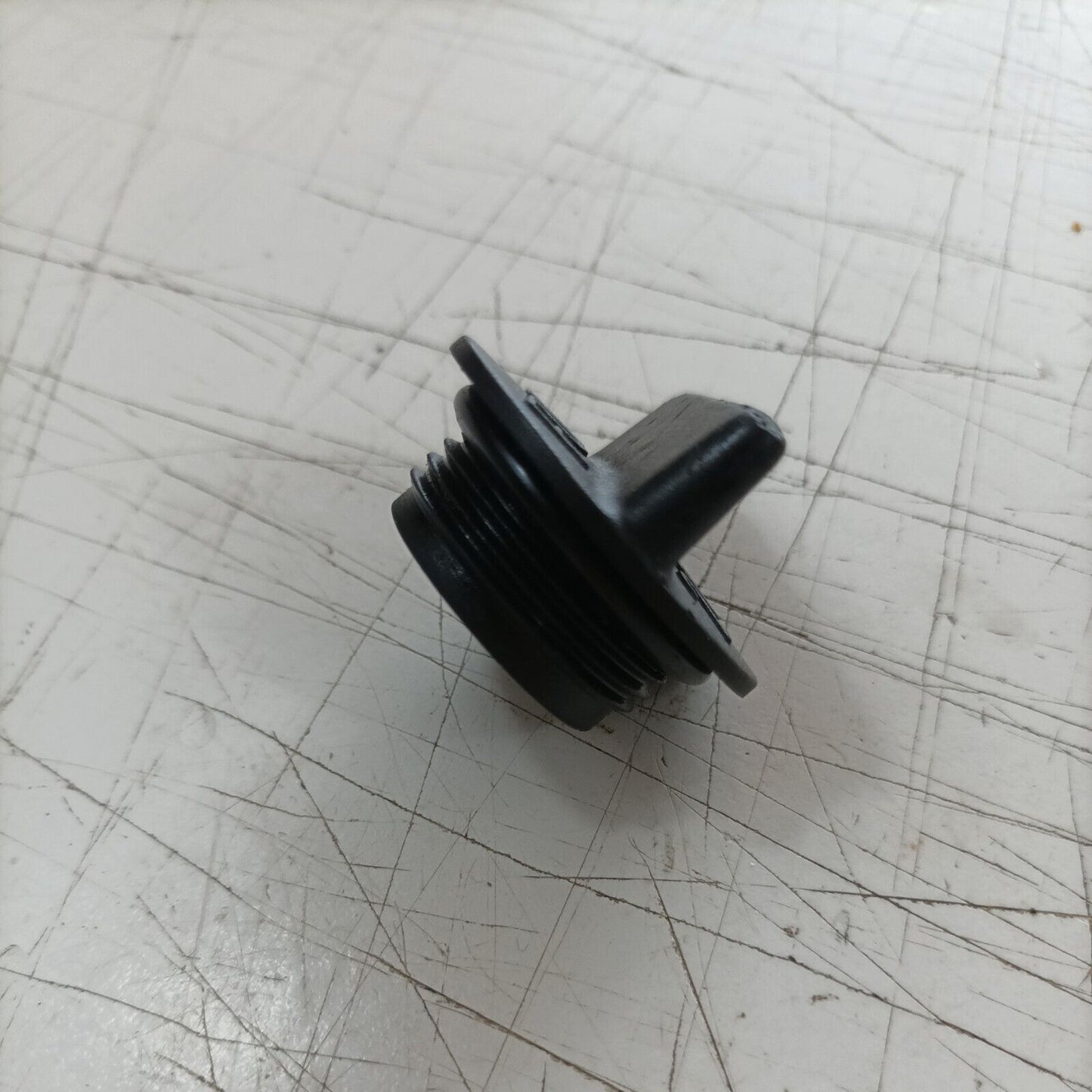 MOTOSEGA OLEOMAC OM 251 TAPPO SERBATOIO carburante MIX MISCELA ricambi usati
