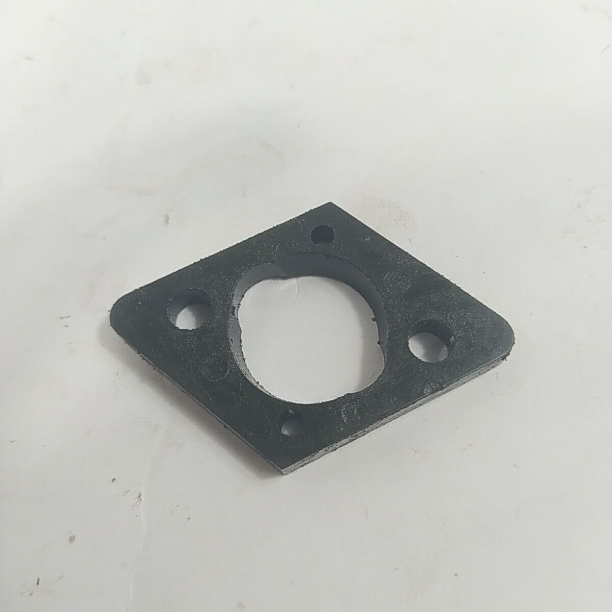 Ricambi FLANGIA COLLETTORE CARBURATORE PER MOTOSEGA MCCULLOCH PRO MAC 555 usati