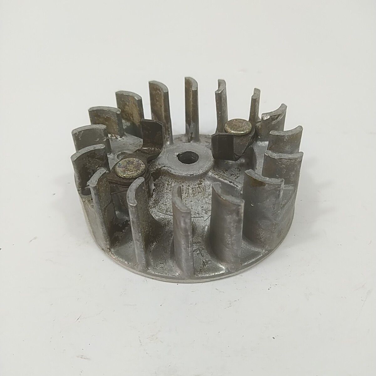 ricambi VOLANO DI AVVIAMENTO per motosega ALPINA SILVER 40 castor 330 338 usati