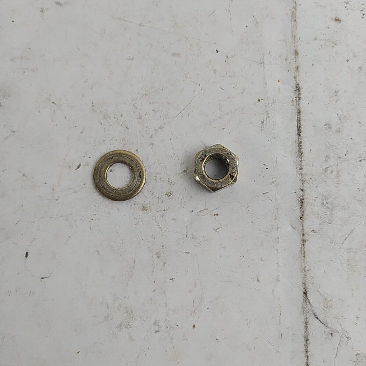 Ricambio DADO ALBERO MOTORE lato VOLANO usato per decespugliatore Emak Efco 8425