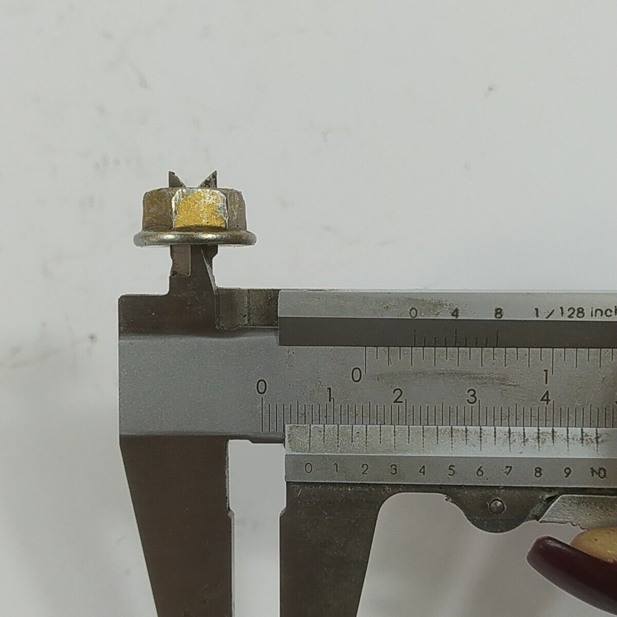 Ricambio per DECESPUGLIATORE ALPINA VIP 30 DADO bullone albero motore usato