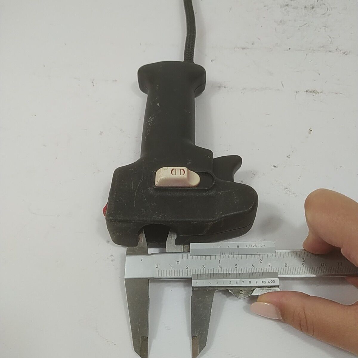 ricambio maniglia ACCELERATORE usato PER DECESPUGLIATORE MCCULLOCH PRO 3000