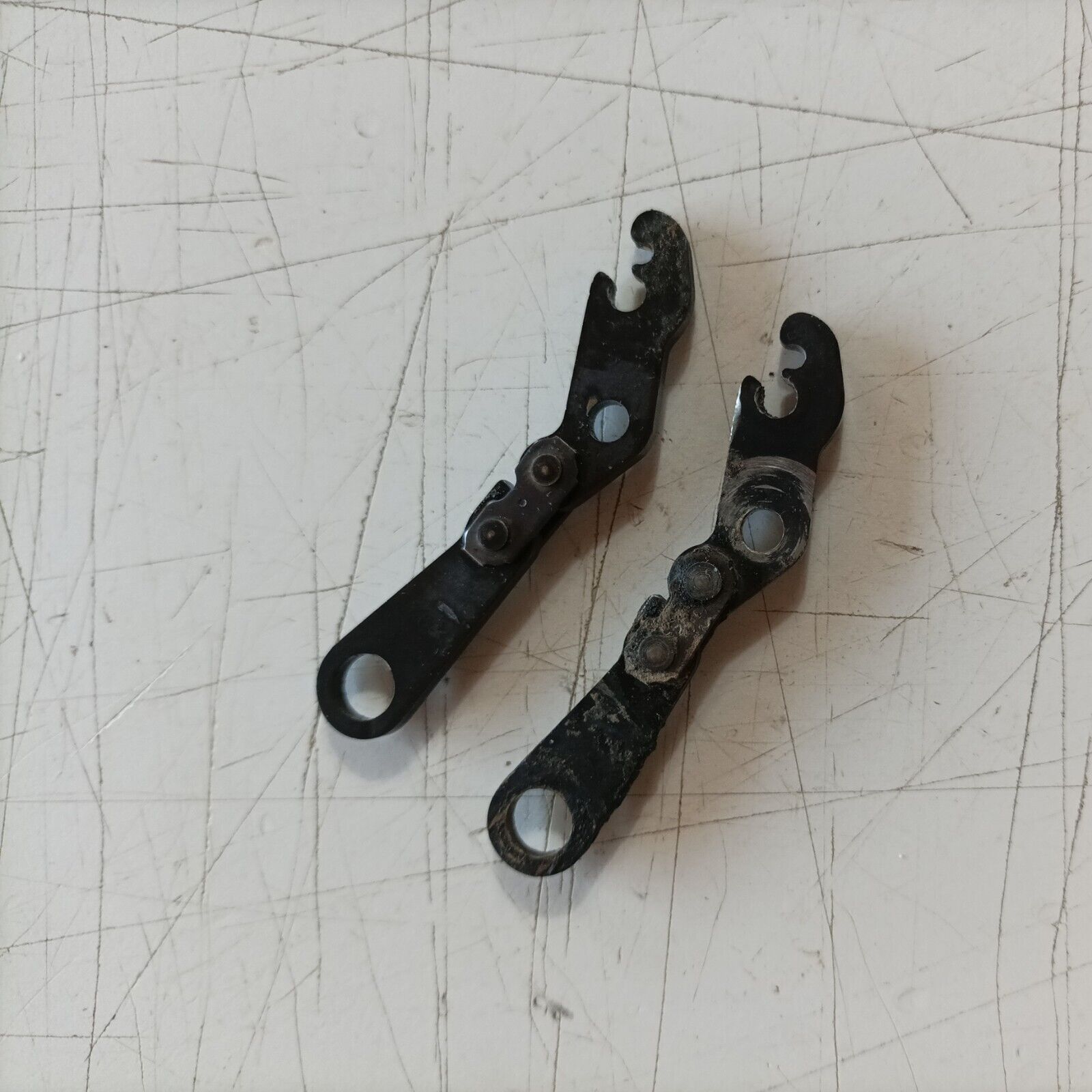 FRENO CATENA protezione BLOCCO PER MOTOSEGA EMAK OLEOMAC 940 940C ricambi usati