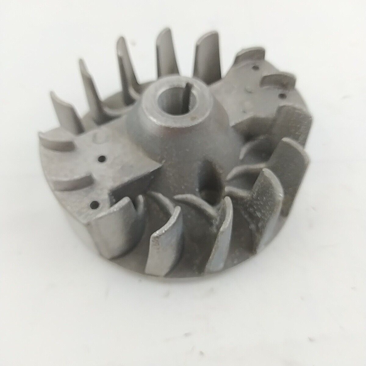 Ricambio VOLANO di accensione usato per decespugliatore MITSUBISHI TL 52 42