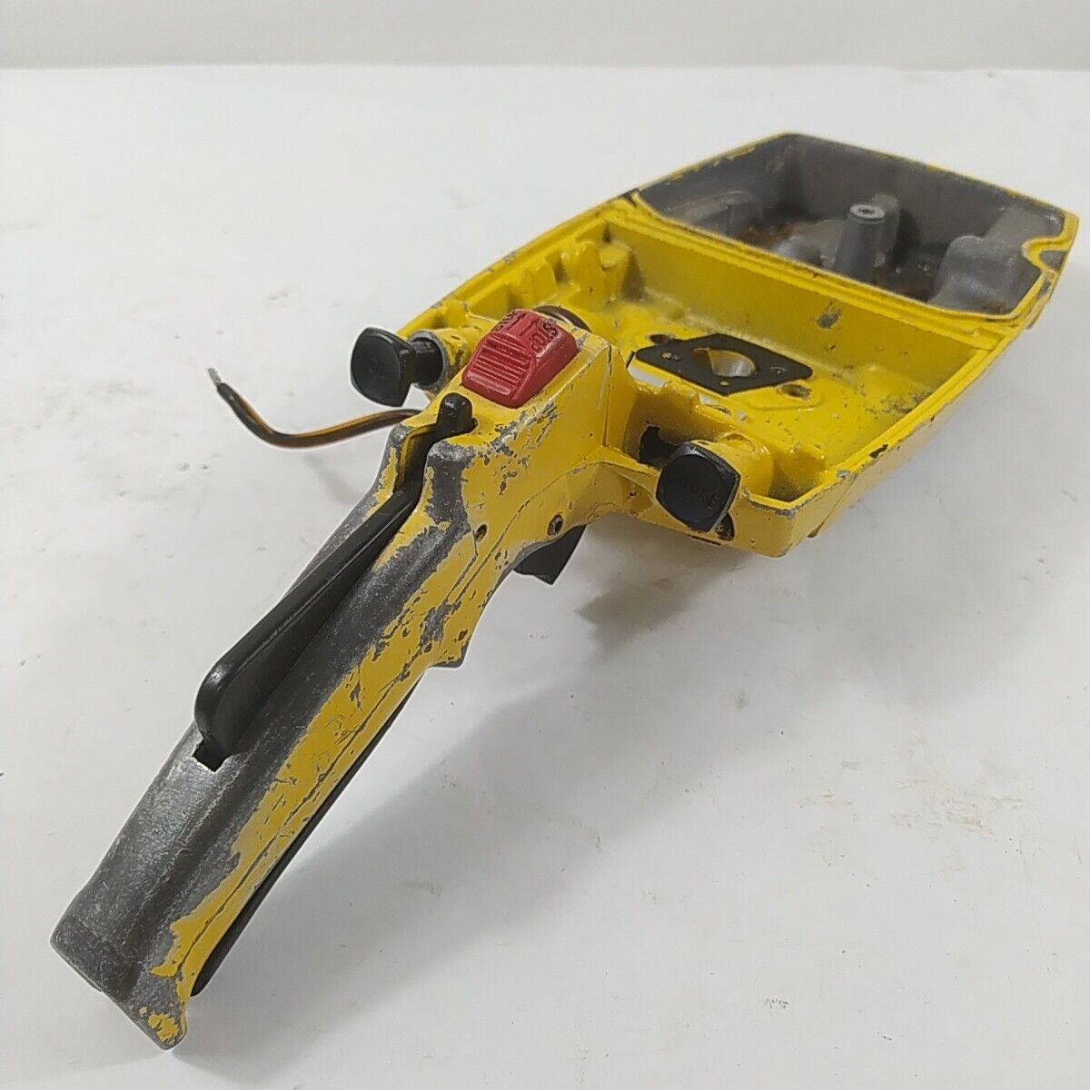 Ricambi IMPUGNATURA MANIGLIA PER MOTOSEGA MCCULLOCH PRO MAC 555 usati