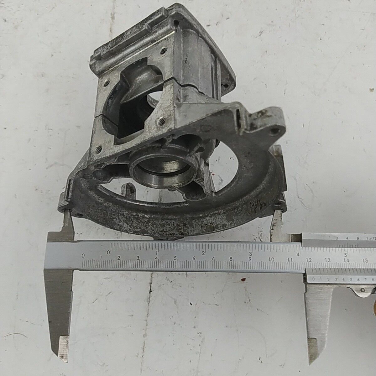 Ricambio CARTER BASAMENTO CILINDRO usato per decespugliatore MARUYAMA EA 320