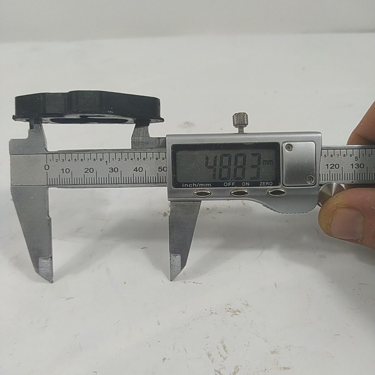 Ricambi FLANGIA COLLETTORE CARBURATORE PER MOTOSEGA MCCULLOCH PRO MAC 555 usati