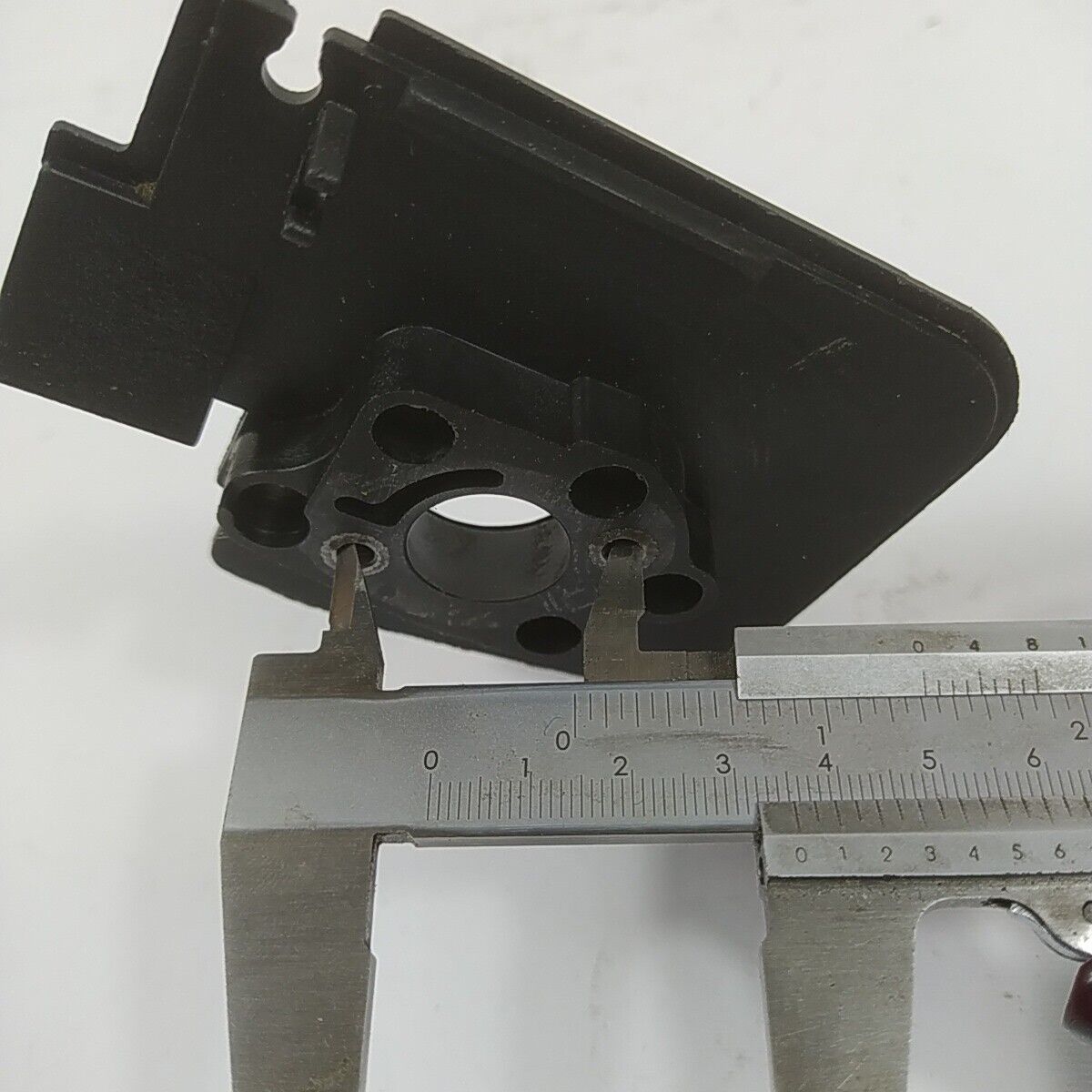 MOTOSEGA OLEO-MAC 350 FLANGIA termica CARBURATORE COLLETTORE ASPIRAZIONE usato