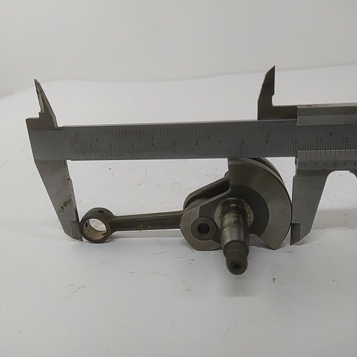 Ricambio usato ALBERO MOTORE originale per decespugliatore KAWASAKI TG 33