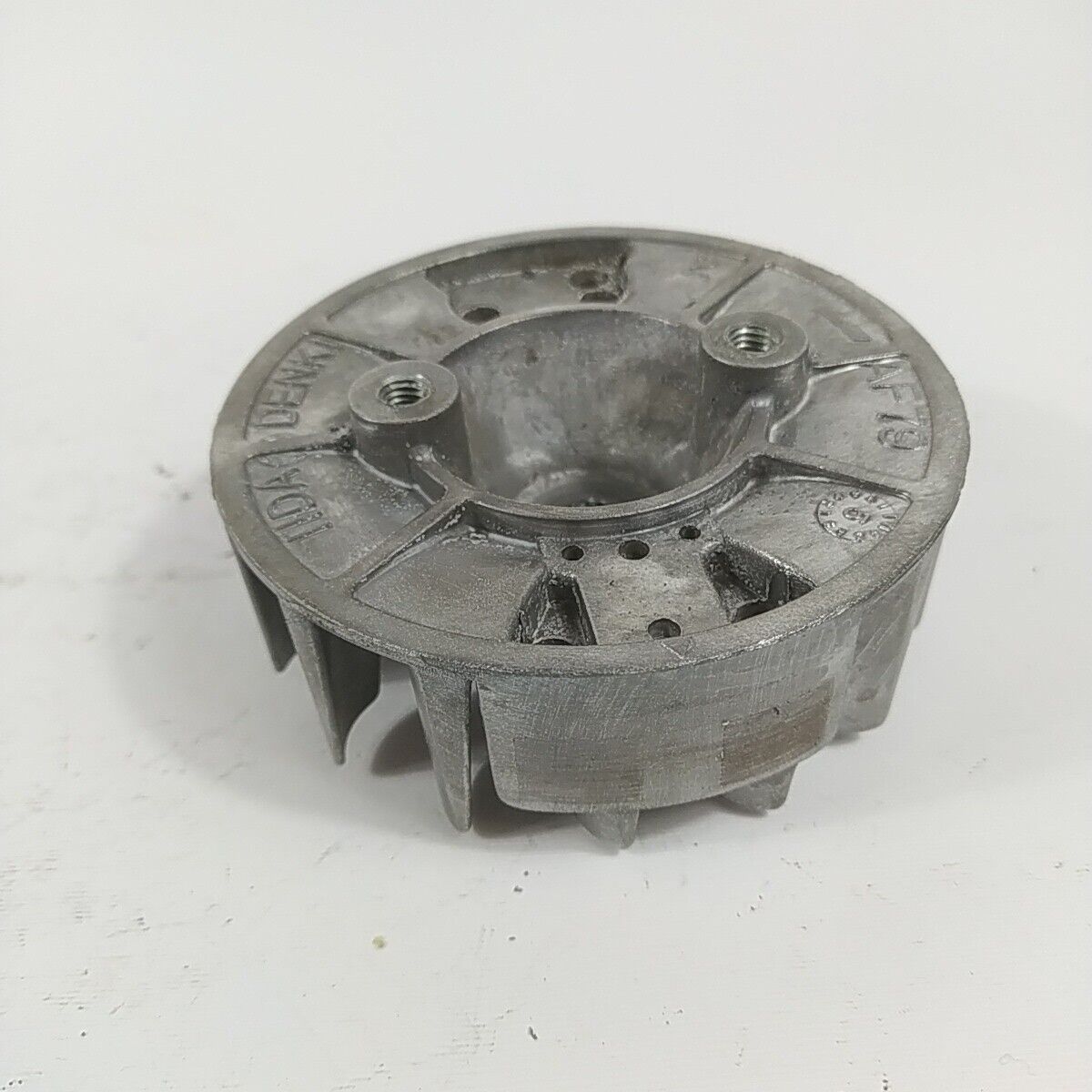 Ricambio VOLANO MAGNETICO DI AVVIAMENTO usato decespugliatore MITSUBISHI TL 52