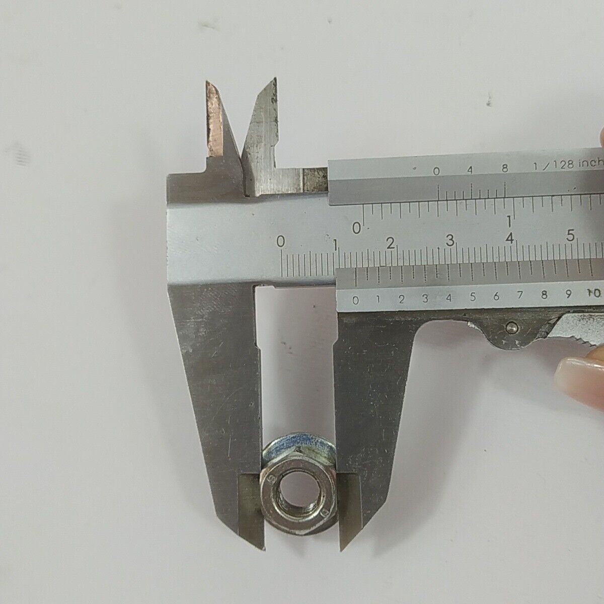 Ricambio per decespugliatore EFCO 8250 DADO VOLANO BULLONE ALBERO MOTORE usato