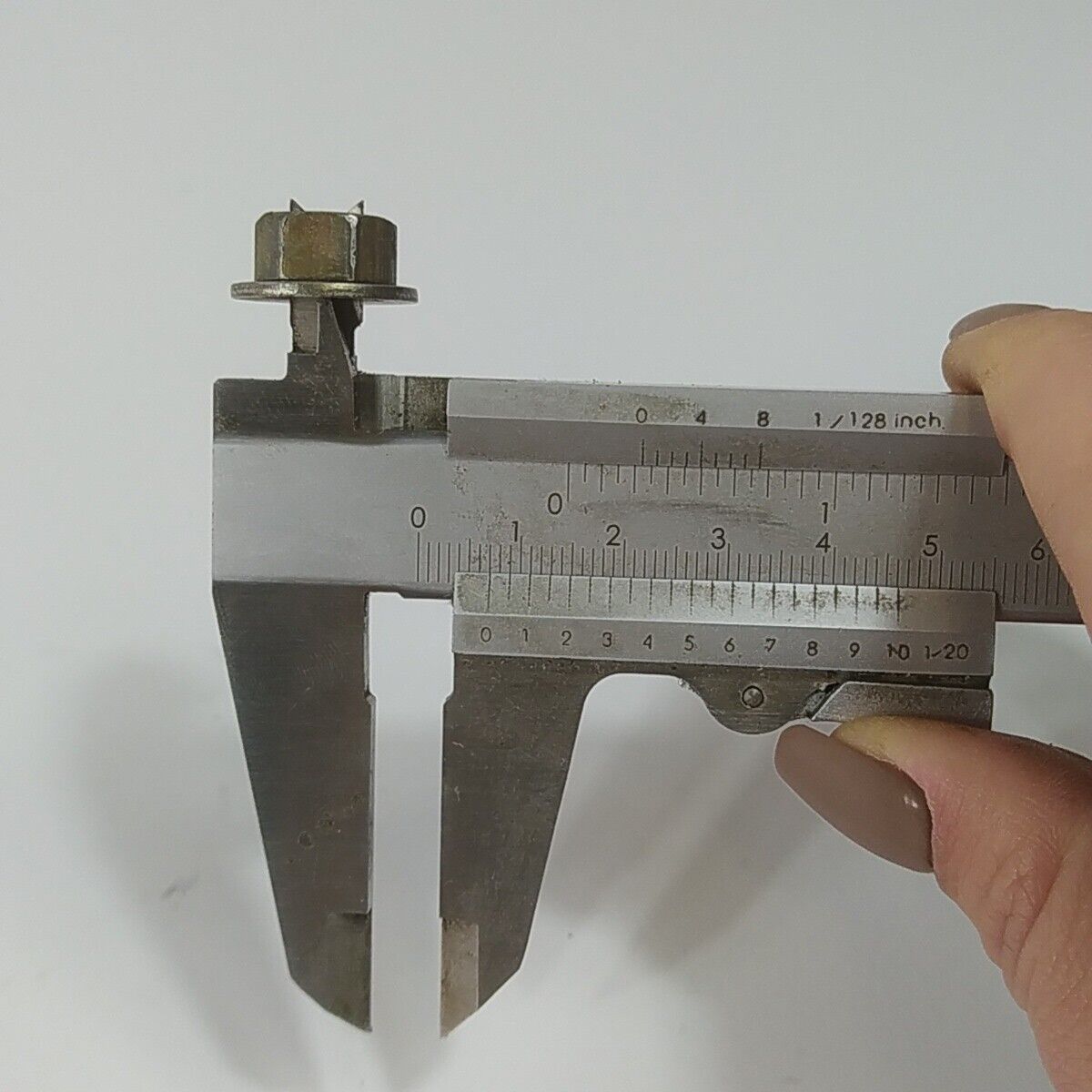 Ricambio DADO bullone ALBERO MOTORE usato per decespugliatore Komatsu ZENOAH G3K