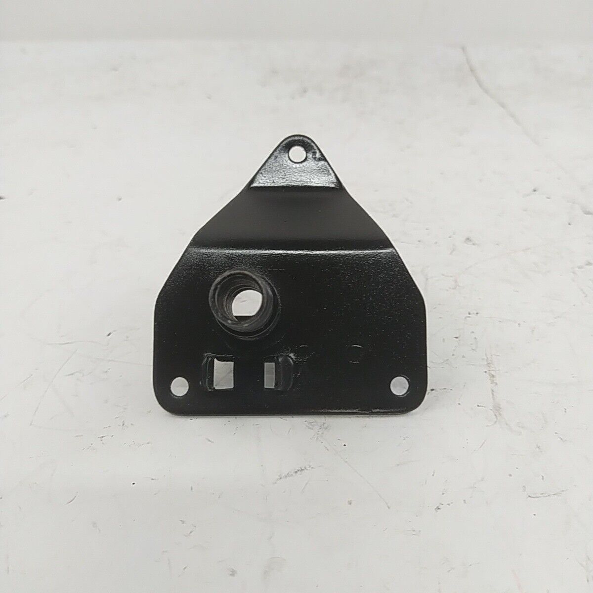 Ricambio STAFFA MOTORE Usato per decespugliatore  A ZAINO Komatsu ZENOAH G4K