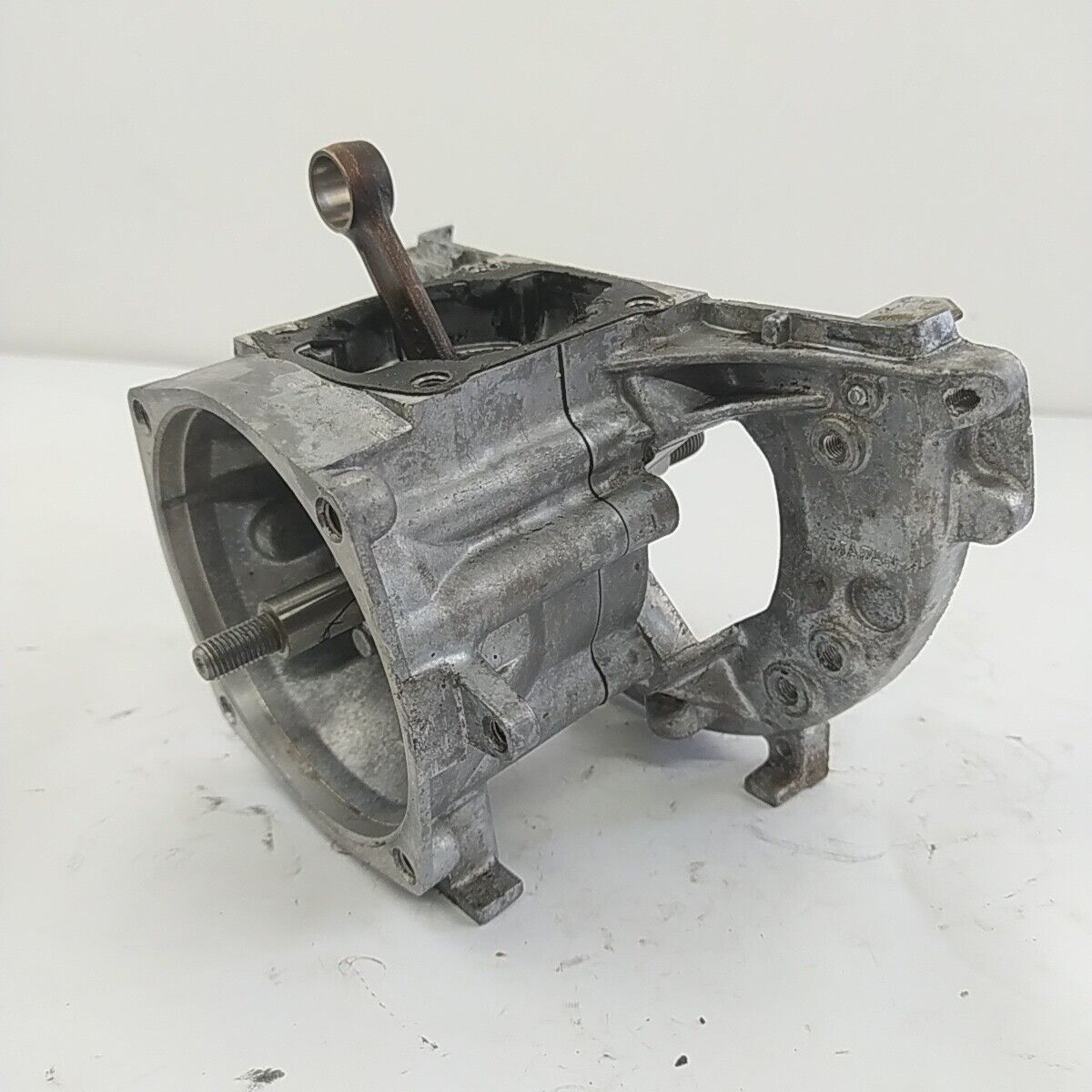 Ricambio CARTER BASAMENTO CILINDRO usato per decespugliatore KAWASAKI TD 40