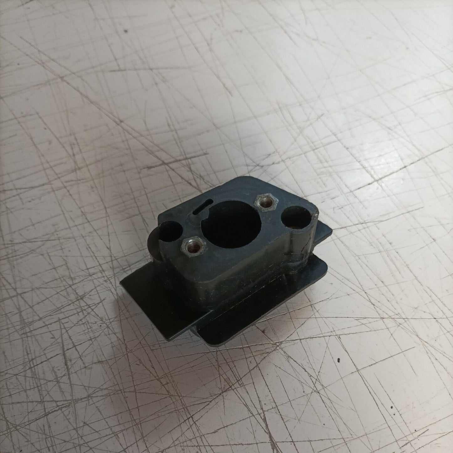 COLLETTORE raccordo CARBURATORE PER MOTOSEGA DOLMAR SACHS 153 ricambi usati