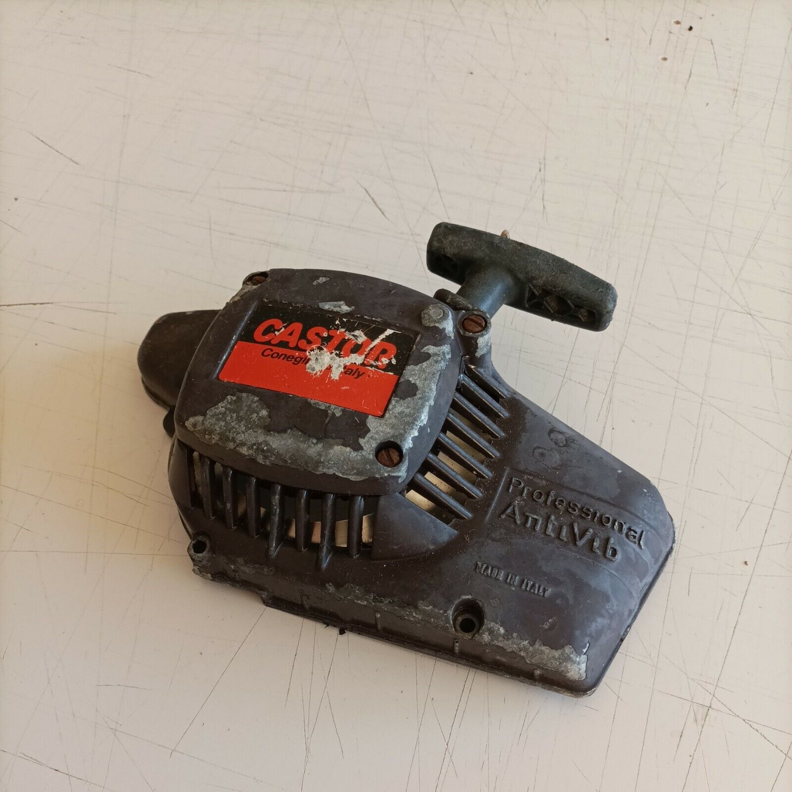 COPERCHIO AVVIAMENTO TRASCINATORE COMPLETO PER MOTOSEGA CASTOR ALPINA 55  65