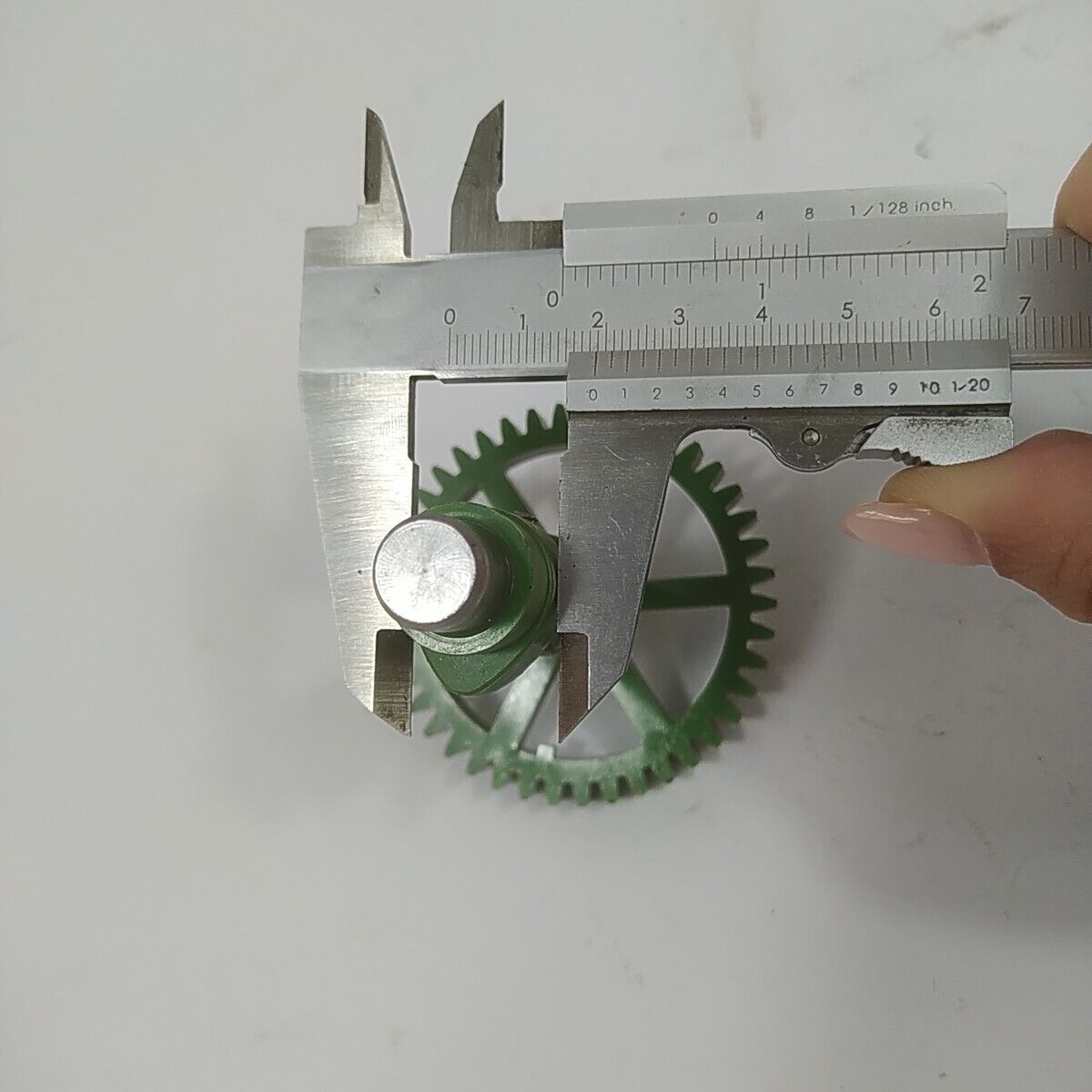 Ricambio ALBERO A CAMME MOTORE per tosaerba Briggs & Stratton 675 EXi usato