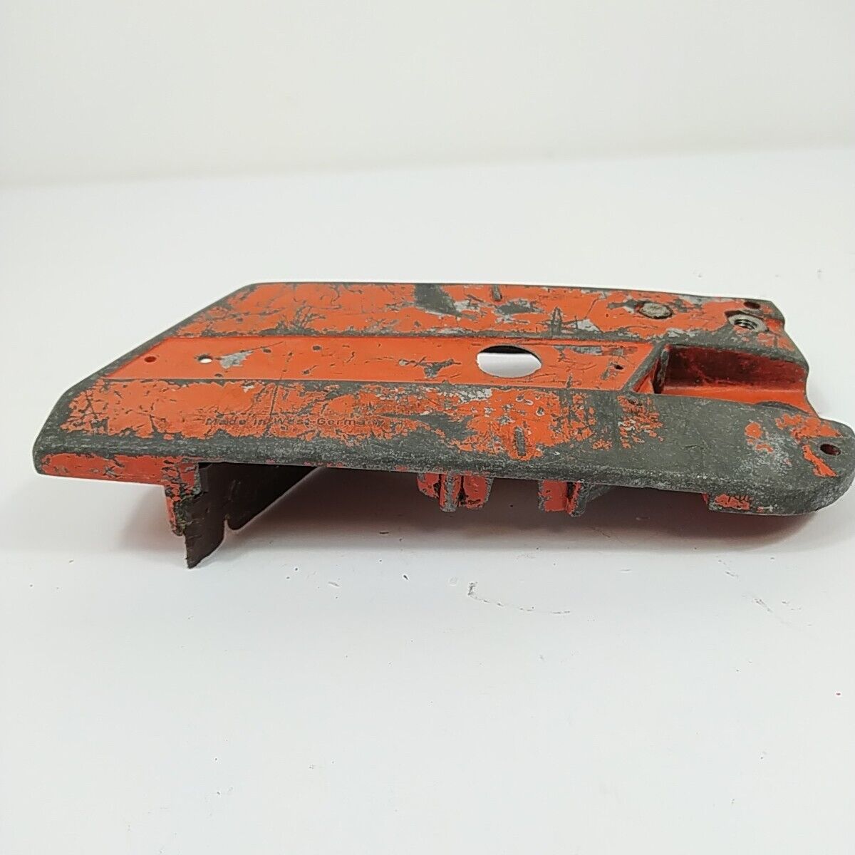 Ricambio usato COPERCHIO CATENA COPRI FRIZIONE per motosega DOLMAR 116 si