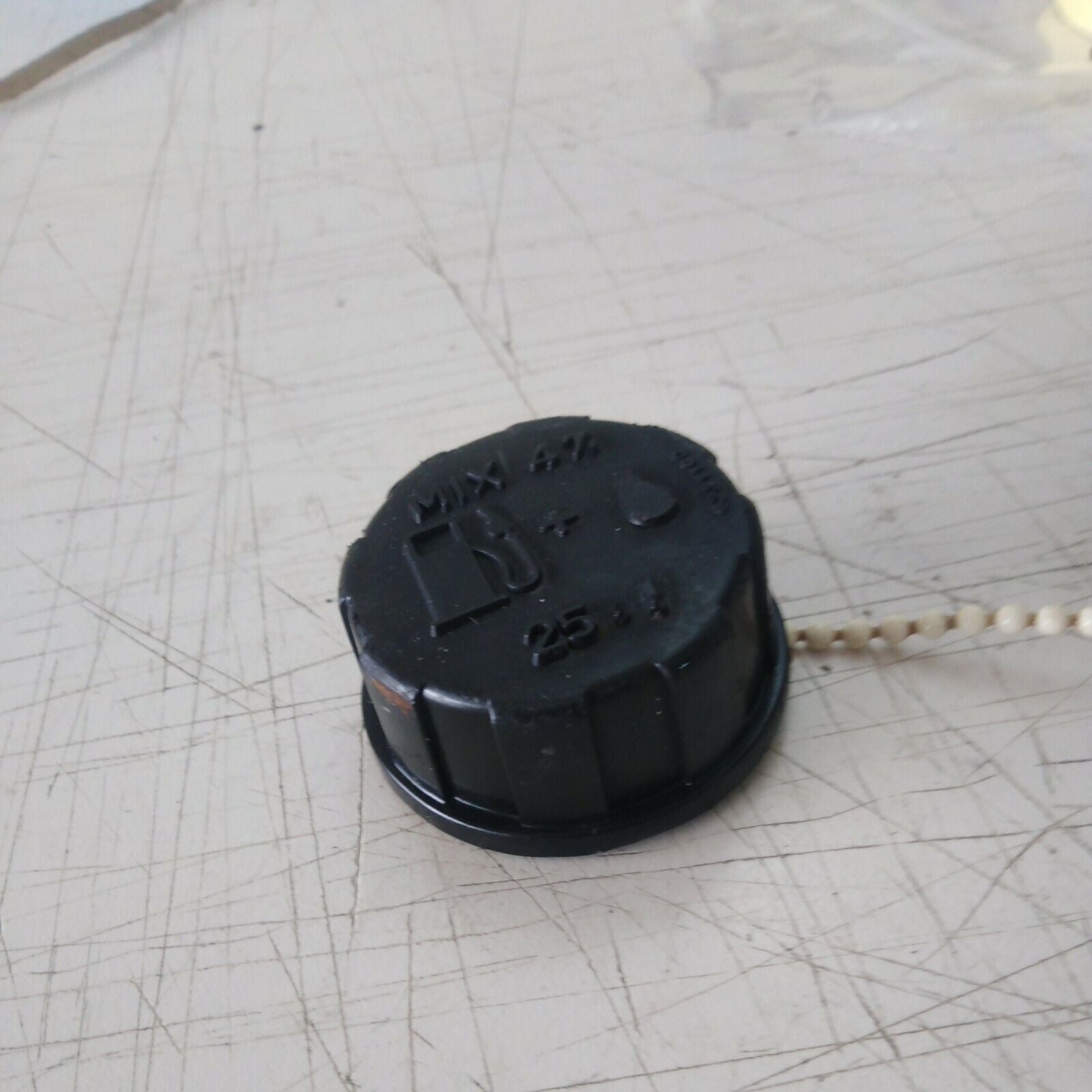 TAPPO CARBURANTE SERBATOIO PER  DECESPUGLIATORE 434 ALPINA VIP 25 ricambi usati