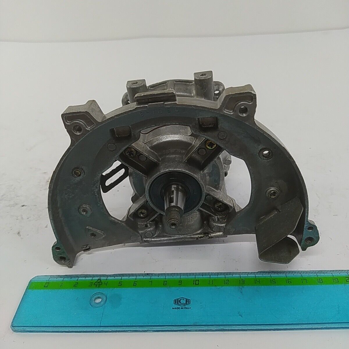 Ricambio usato CARTER BASAMENTO E ALBERO MOTORE decespugliatore MITSUBISHI T200