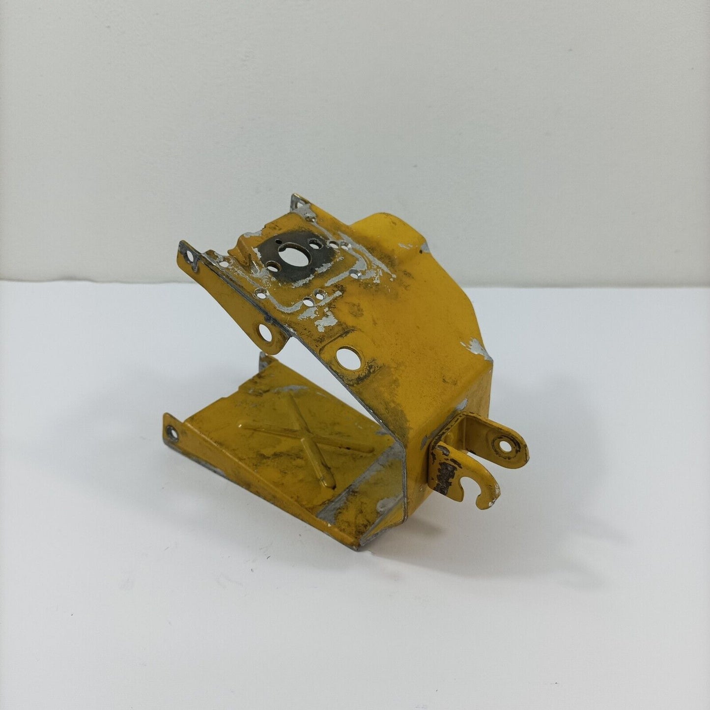 Ricambio TELAIO COPERCHIO COPRI MOTORE CILINDRO per motosega ALPINA A 40 usato