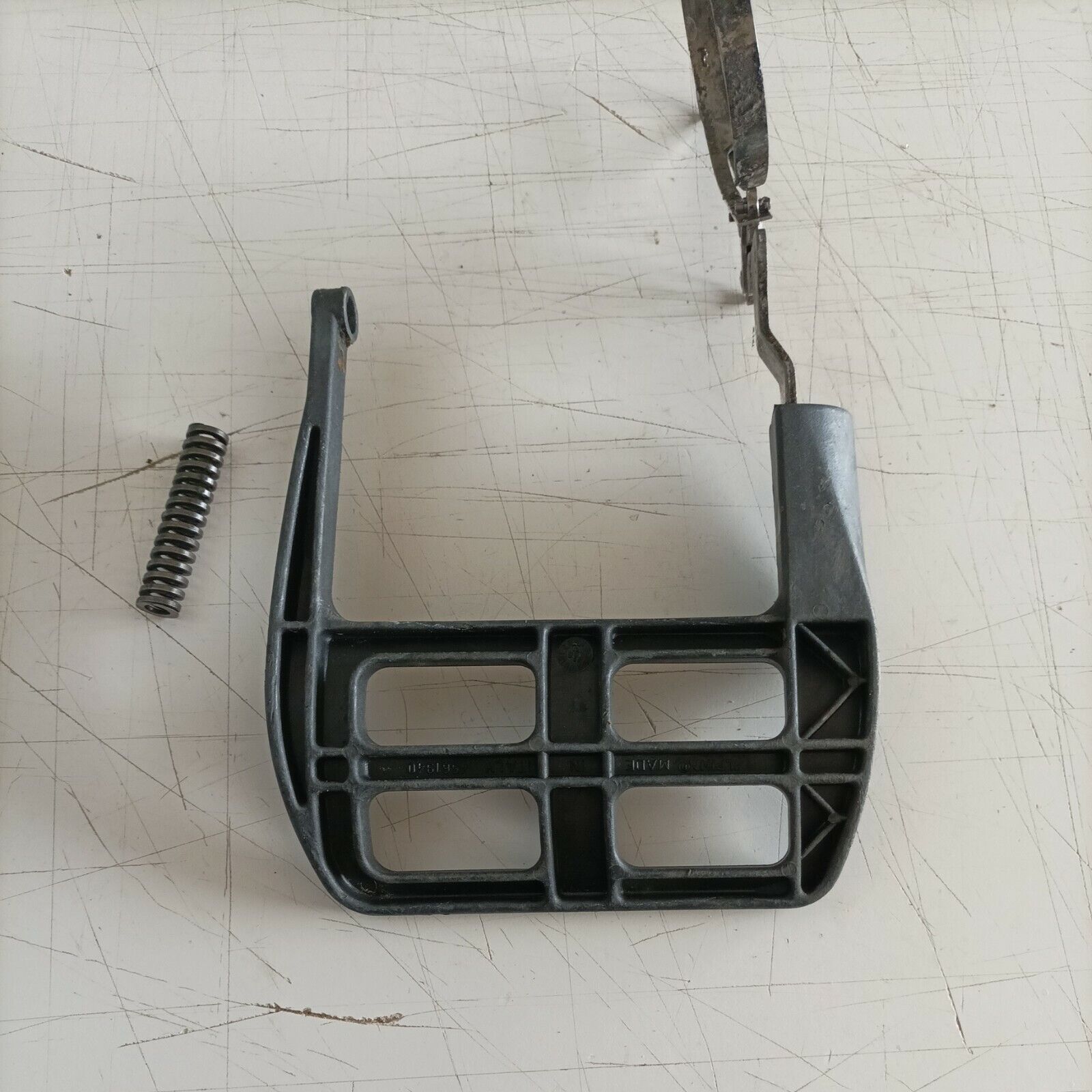 PROTEZIONE BLOCCO CATENA COMPLETO ORIGINALE PER MOTOSEGA ALPINA  PROF 700