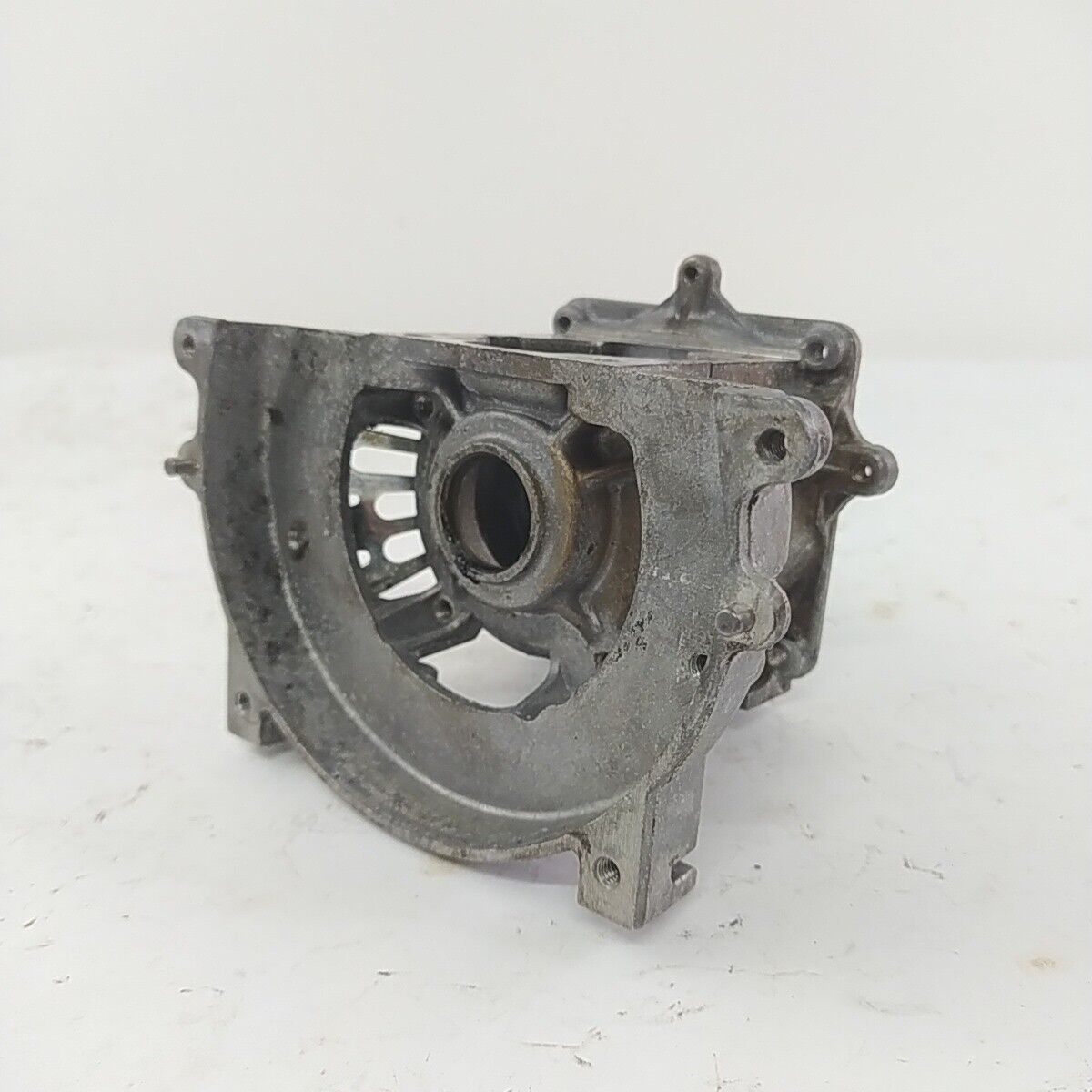 ricambio BASAMENTO CILINDRO motore usato per decespugliatore KAWASAKI TD 33