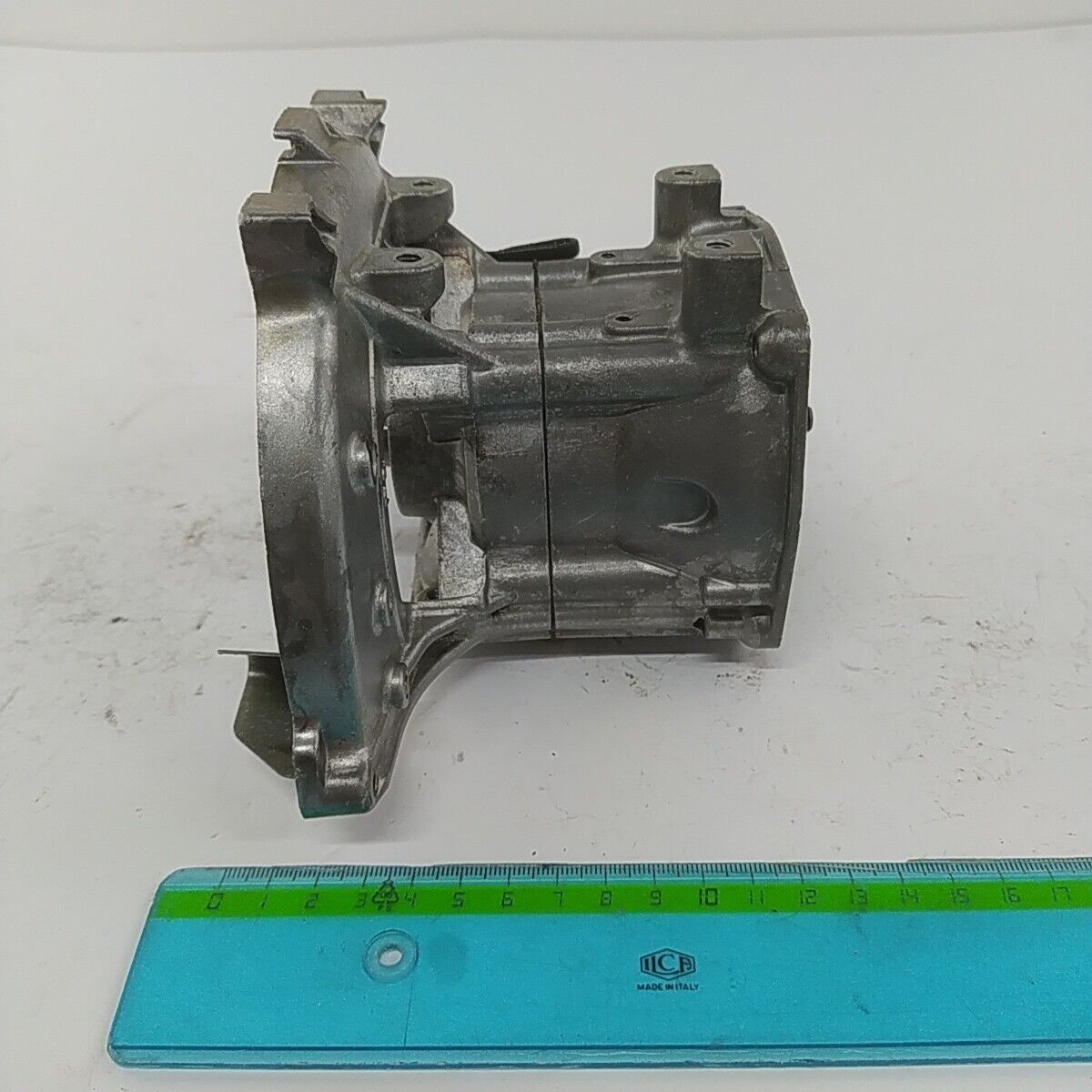 Ricambio usato CARTER BASAMENTO E ALBERO MOTORE decespugliatore MITSUBISHI T200