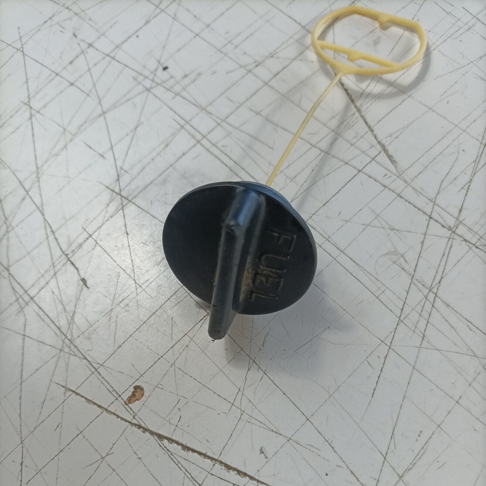 MOTOSEGA OLEOMAC OM 251 KIT TAPPO SERBATOIO CARBURANTE MISCELA ricambi usati