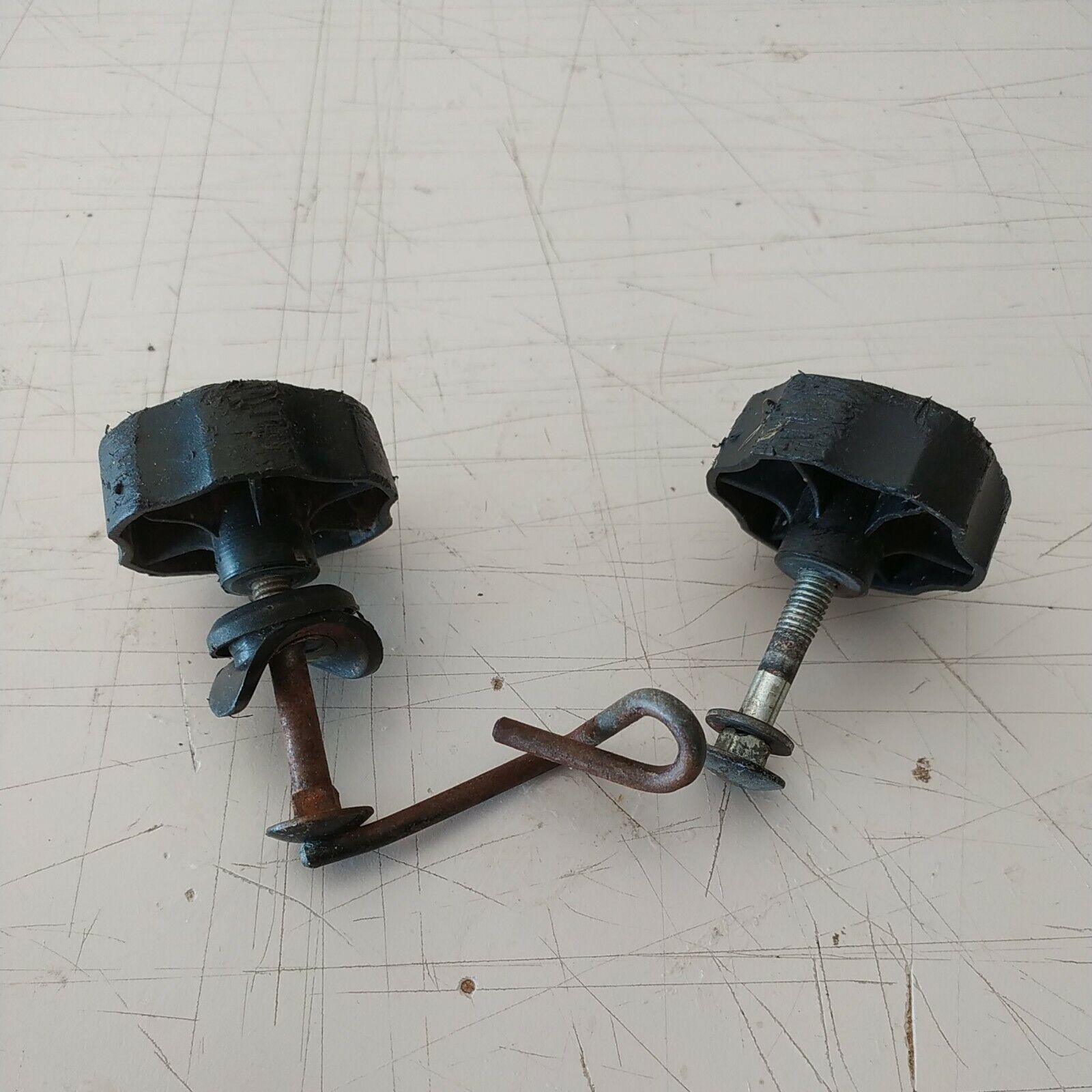 COPPIA DI BARRE IMPUGNATURA PER RASAERBA 8mm DADI E VITI BRIGGS & STRATTON usato