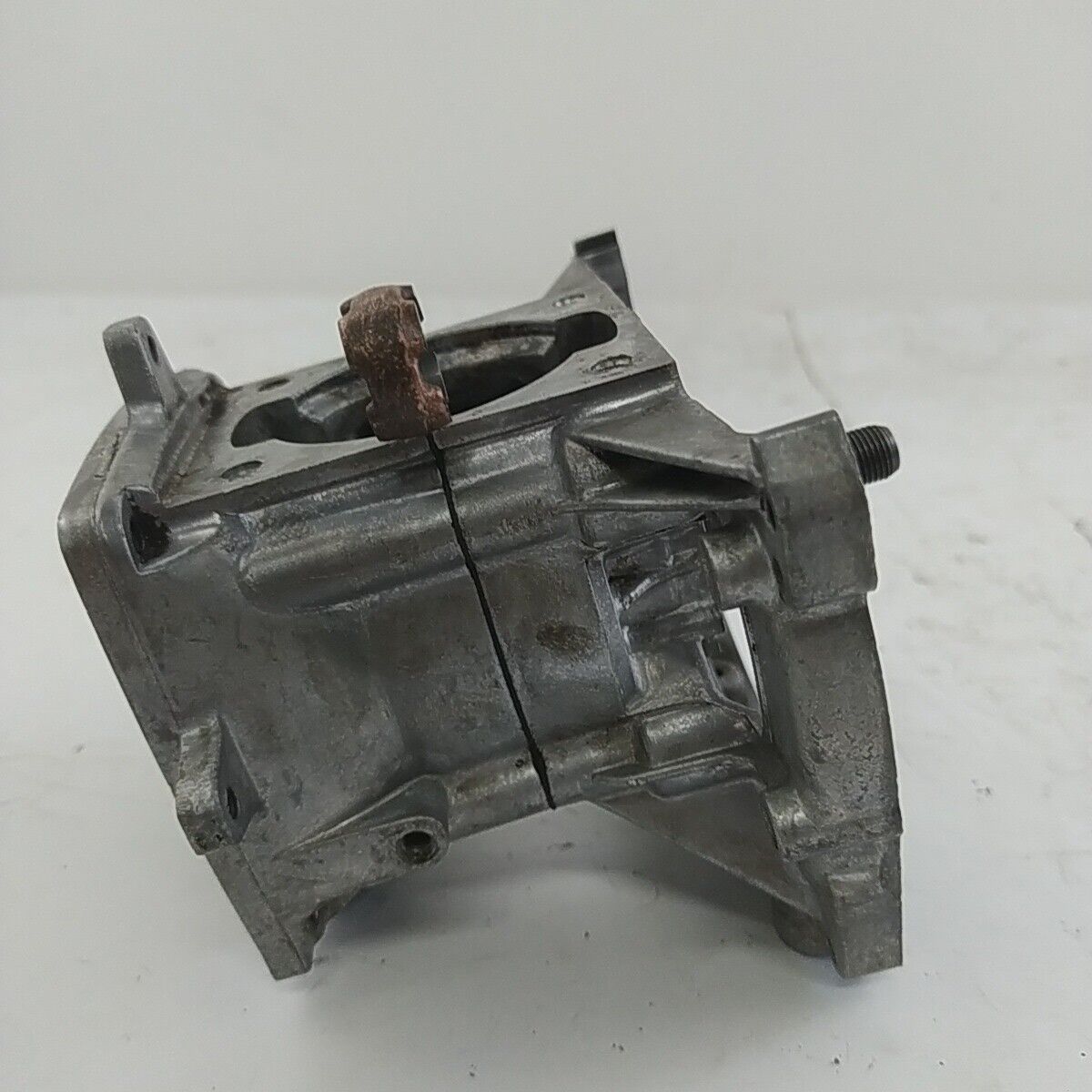 Ricambio CARTER BASAMENTO CILINDRO Usato per decespugliatore Komatsu ZENOAH G4K