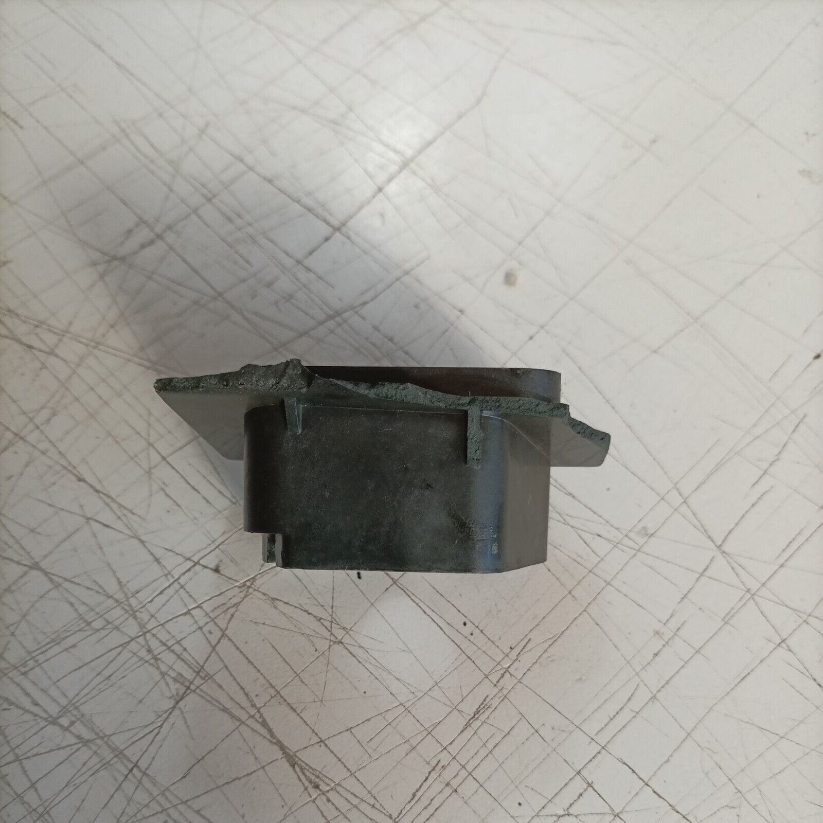 COLLETTORE raccordo CARBURATORE PER MOTOSEGA DOLMAR SACHS 153 ricambi usati