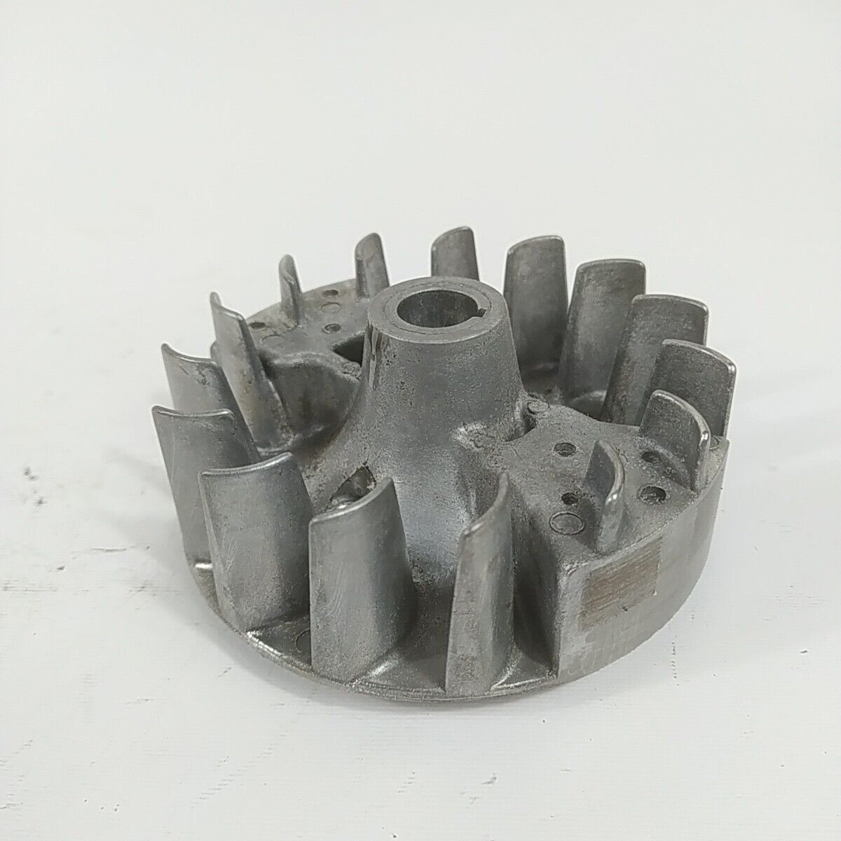 Ricambio VOLANO MAGNETICO DI AVVIAMENTO usato decespugliatore MITSUBISHI TL 52