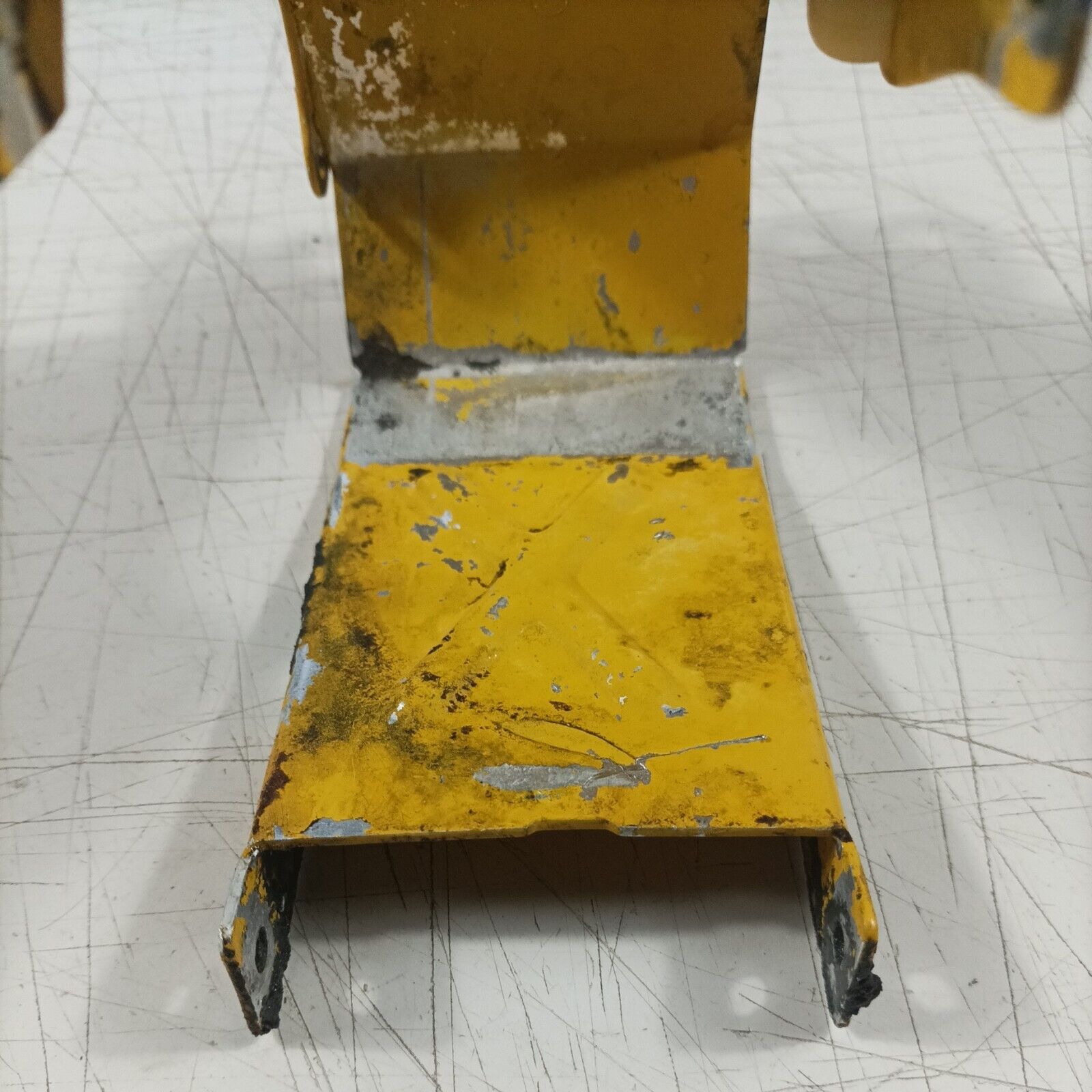 ricambi usati per MOTOSEGA ALPINA A 41 TELAIO SUPPORTO MANIGLIA E COPRI MOTORE