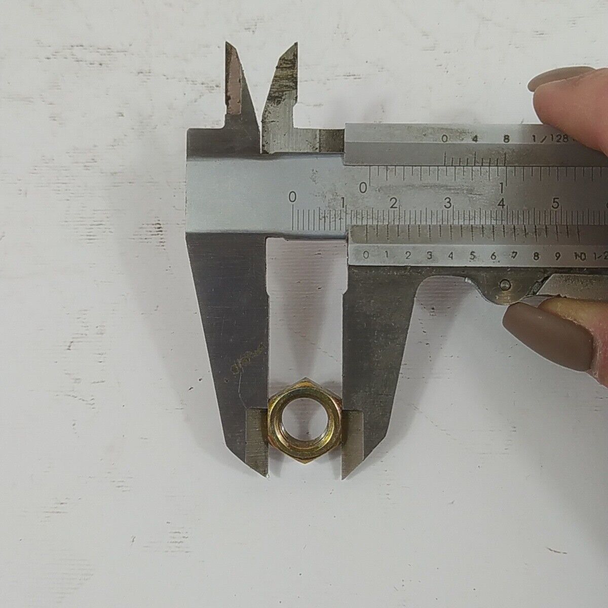 Ricambi DADO ALBERO MOTORE per decespugliatore TANAKA 501 ik usati