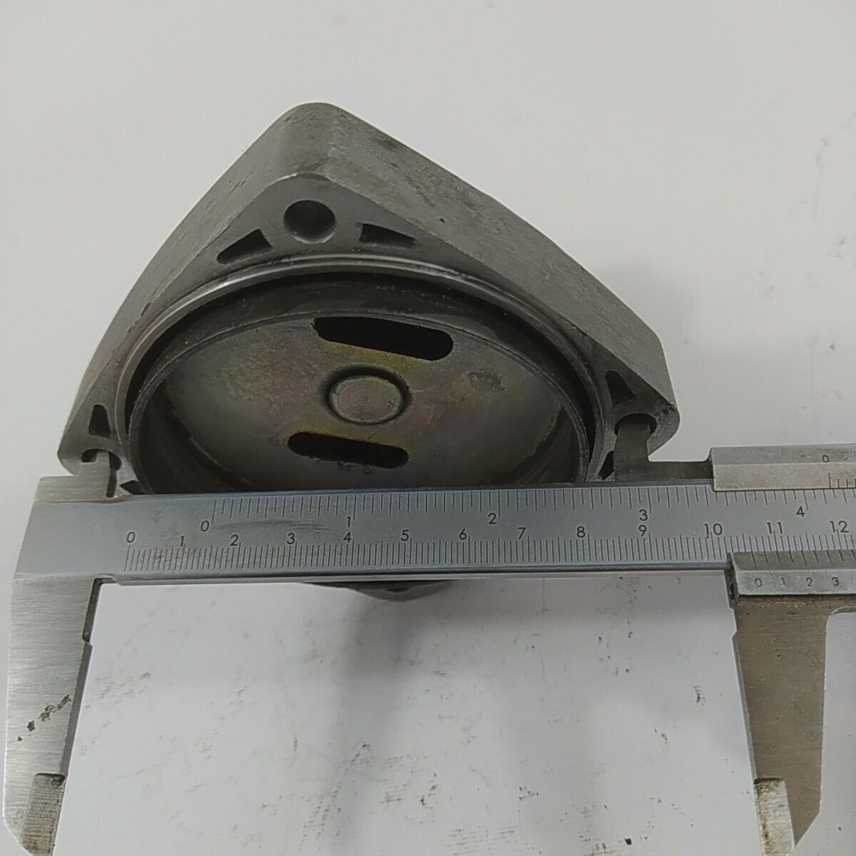 SUPPORTO CAMPANA FRIZIONE usato per decespugliatore MITSUBISHI T170 T200 serie T