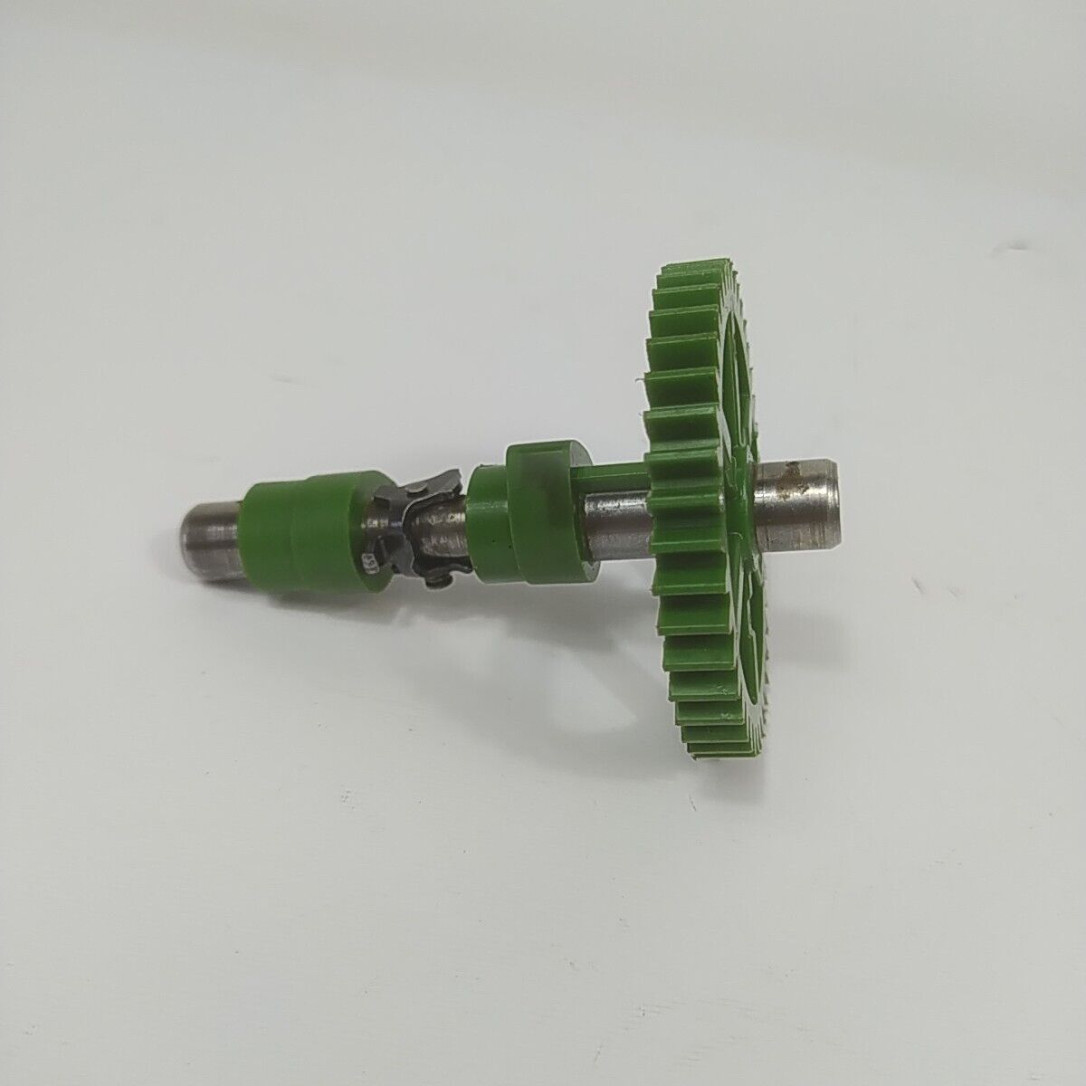 Ricambio ALBERO A CAMME MOTORE per tosaerba Briggs & Stratton 675 EXi usato