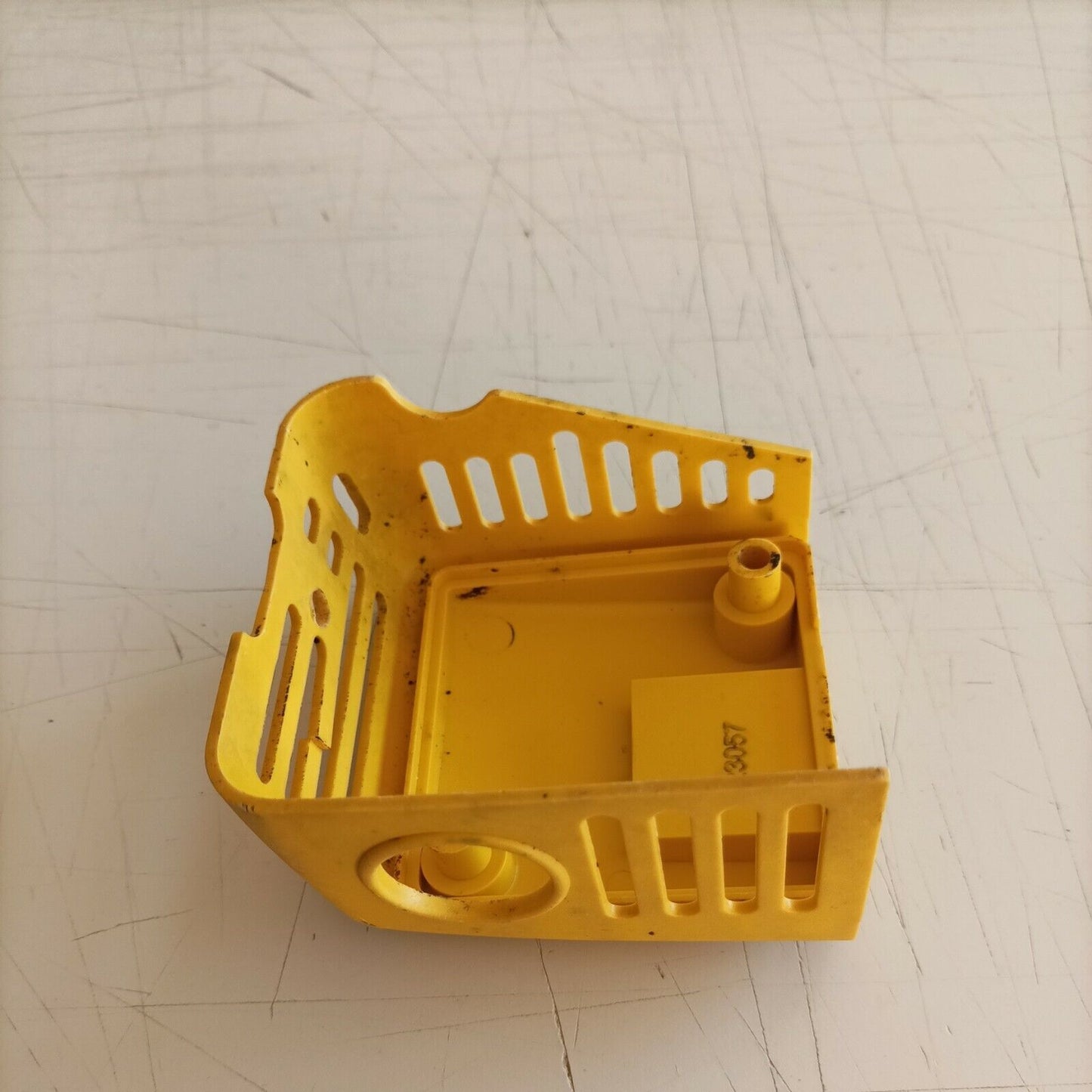 ricambio COPERCHIOFILTRO ARIA usato per DECESPUGLIATORE McCULLOCH GT 40 42 52