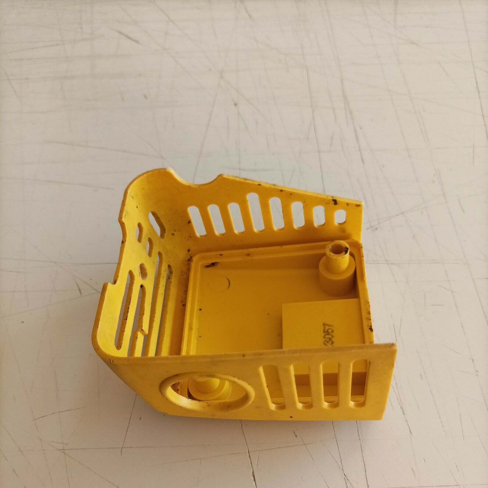ricambio COPERCHIOFILTRO ARIA usato per DECESPUGLIATORE McCULLOCH GT 40 42 52