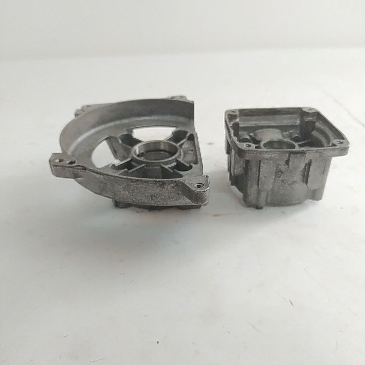 Ricambio CARTER BASAMENTO cilindro usato per decespugliatore MARUYAMA 420 42