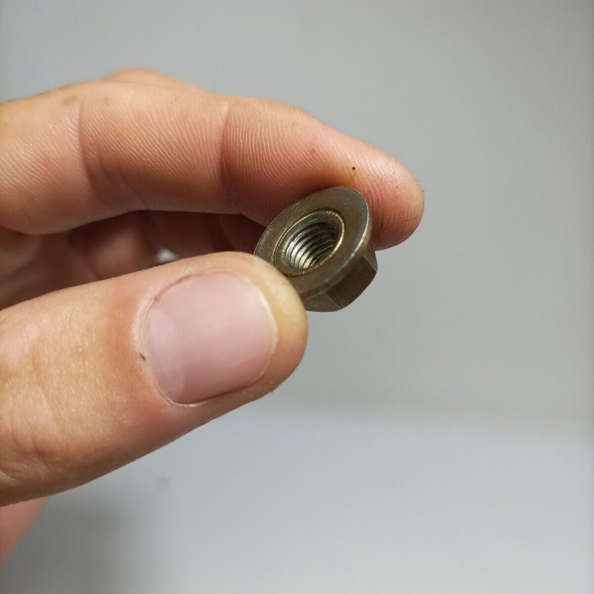 Ricambio BULLONE DADO ALBERO MOTORE Usato per decespugliatore Komatsu ZENOAH G2K