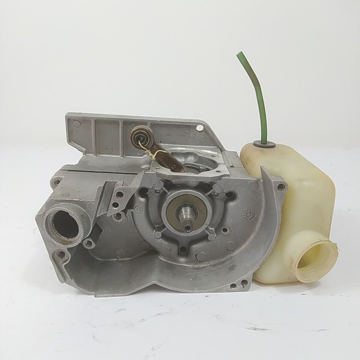 Ricambio CARTER BASAMENTO CON ALBERO MOTORE per motosega McCulloch MC 540 usato