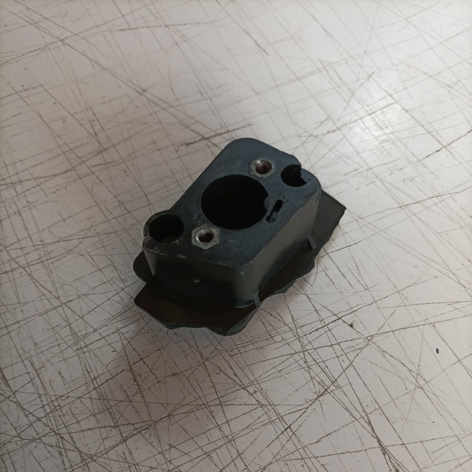 COLLETTORE raccordo CARBURATORE PER MOTOSEGA DOLMAR SACHS 153 ricambi usati