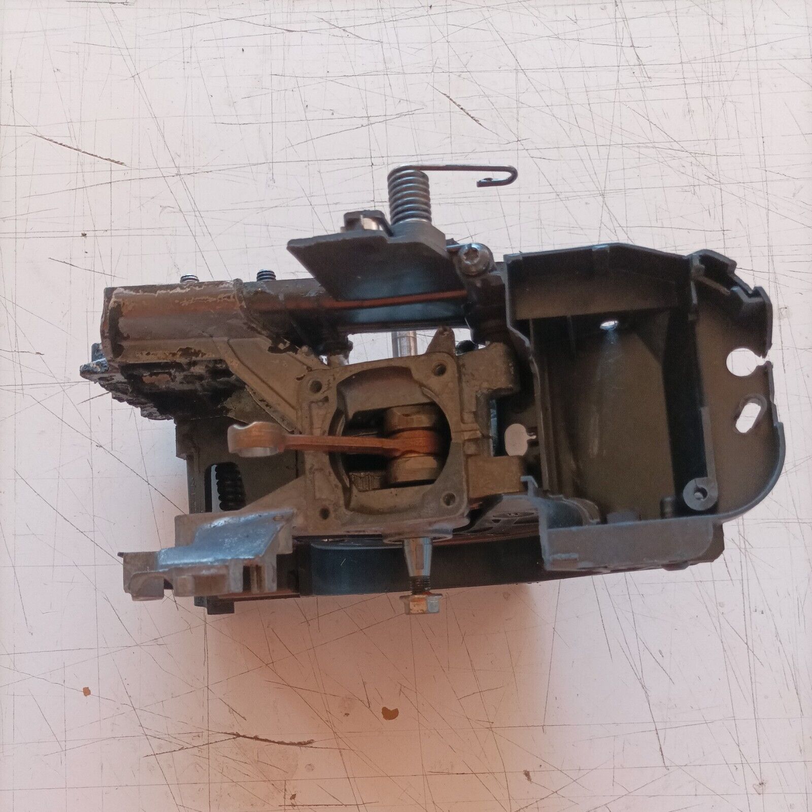 BASAMENTO E ALBERO MOTORE PER MOTOSEGA MCCULLOCH CS35 VARIOLUX V-UCS 45 usato