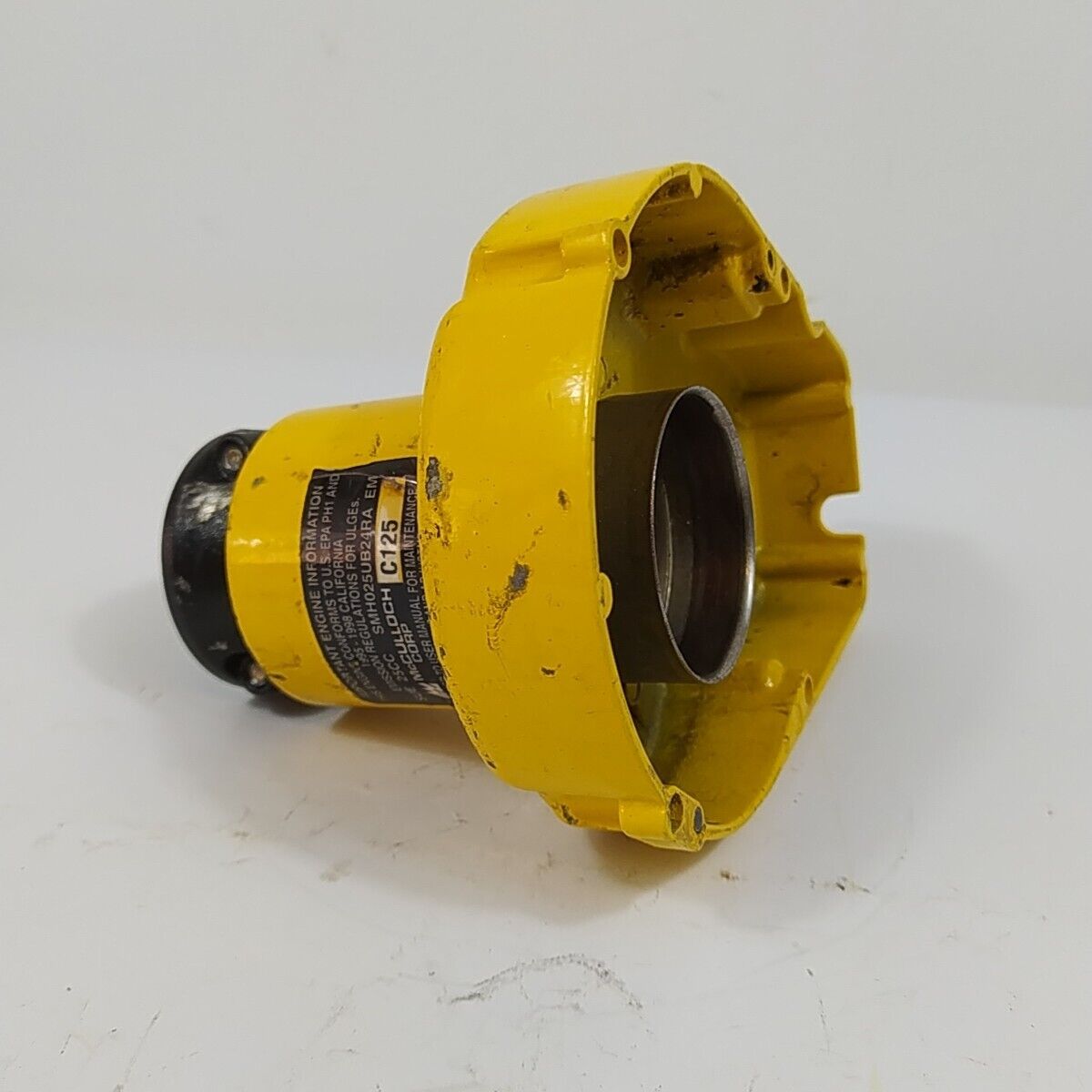 Ricambio SUPPORTO CAMPANA FRIZIONE usato DECESPUGLIATORE MCCULLOCH GT 50